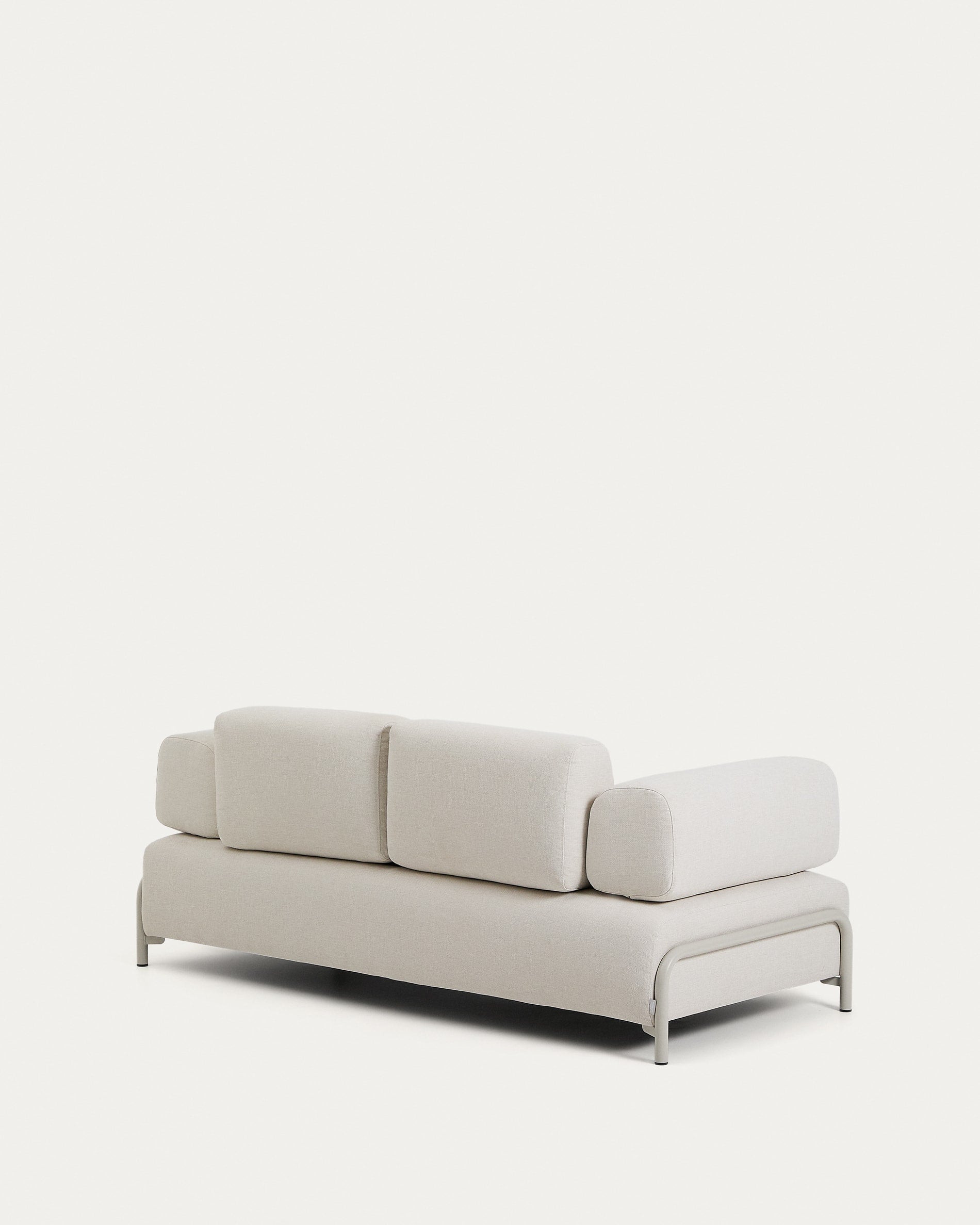 Entdecken Sie das elegante 2-Sitzer-Sofa Compo in Ecru. Hochwertiges Chenille und modernes Metallgestell vereinen Stil und Komfort.