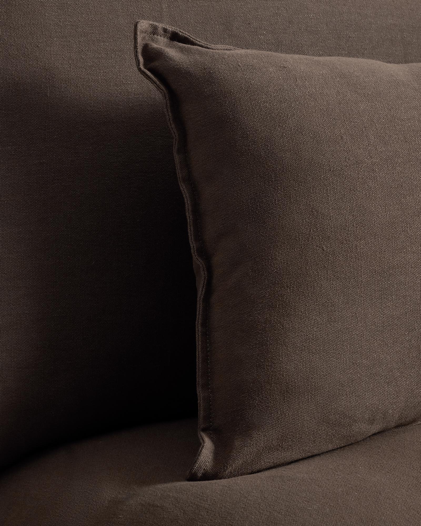 Elegantes 3-Sitzer-Modularsofa Anarela in sanftem Taupe, gefertigt aus Leinen mit abnehmbarem Bezug, ideal für stilvolle Wohnräume.