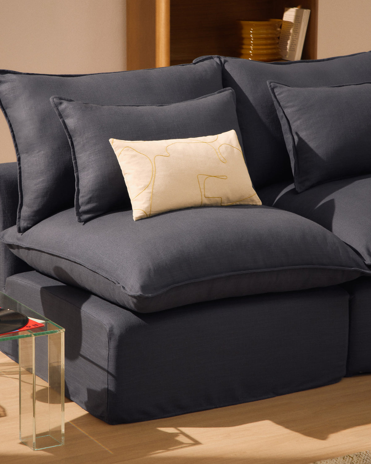 3-Sitzer-Modularsofa Anarela mit abnehmbarem Bezug aus Leinen und Viskose in Dunkelgrau, 220 cm, FSC Mix Credit in Dunkelgrau präsentiert im Onlineshop von KAQTU Design AG. 3er Sofa ist von Kave Home