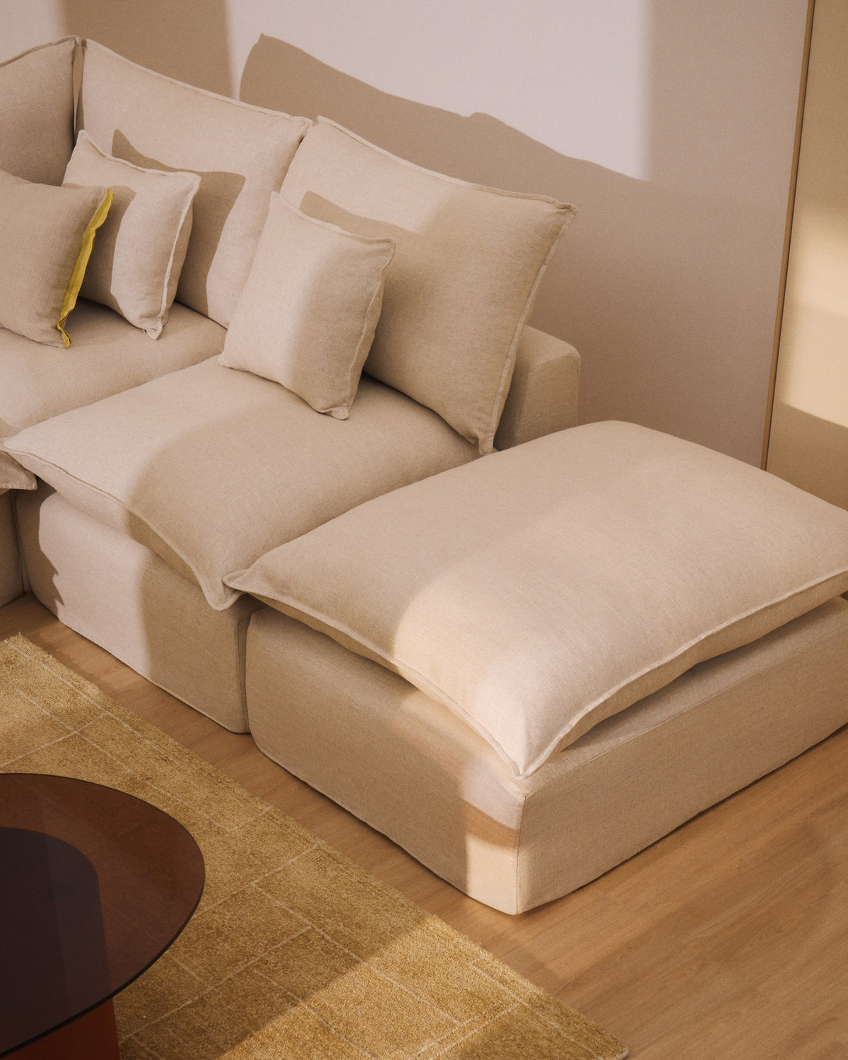 Modulares 4-Sitzer-Ecksofa Anarela mit abnehmbarem Bezug aus Leinen und Viskose in Beige, 307 x 287 cm, FSC Mix Credit in Beige präsentiert im Onlineshop von KAQTU Design AG. 4er Sofa ist von Kave Home