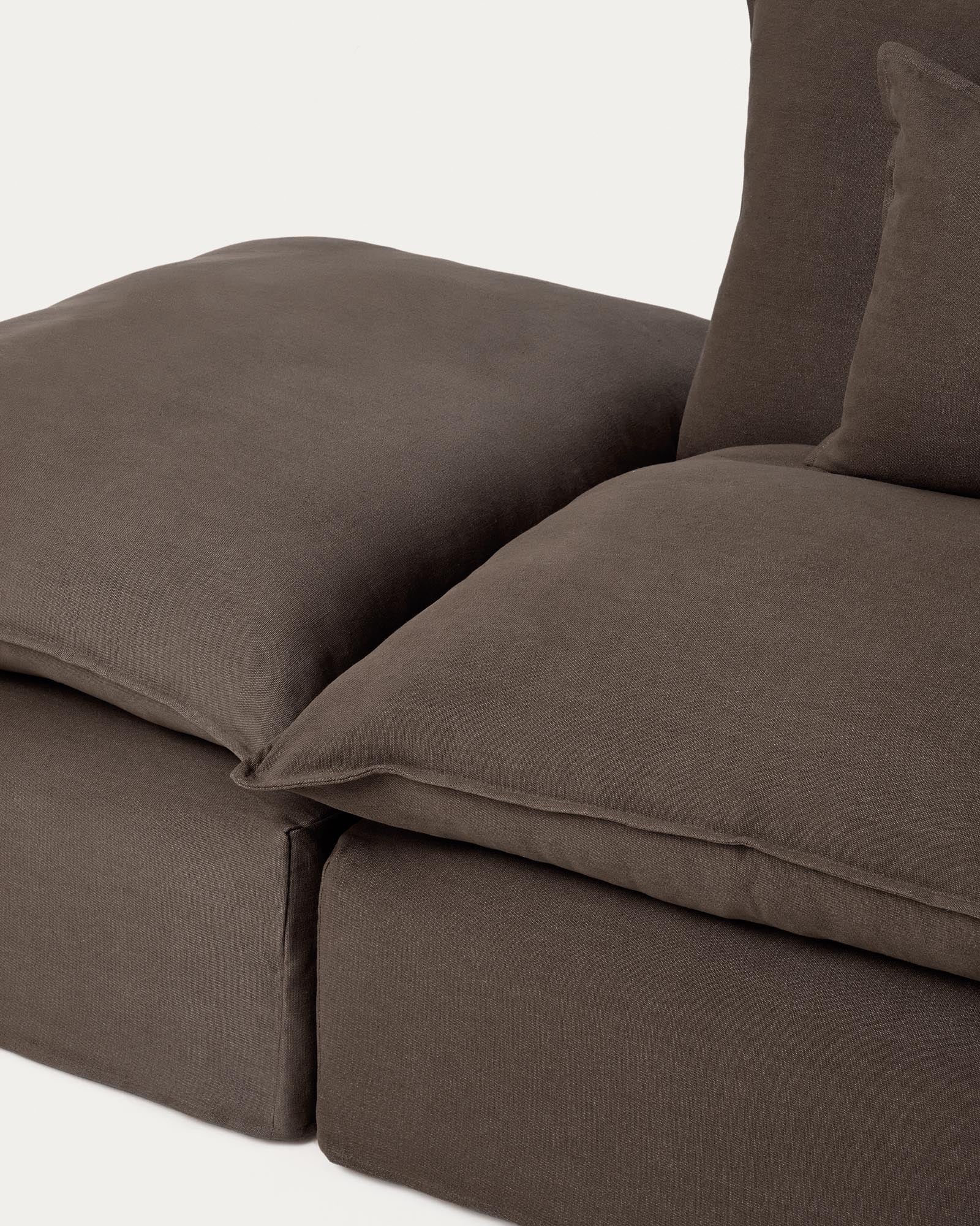 Geräumiges 6-Sitzer-Ecksofa Anarela in Taupe, mit abnehmbarem Leinenbezug, perfekt für moderne Wohnzimmer und gemütliche Zusammenkünfte.