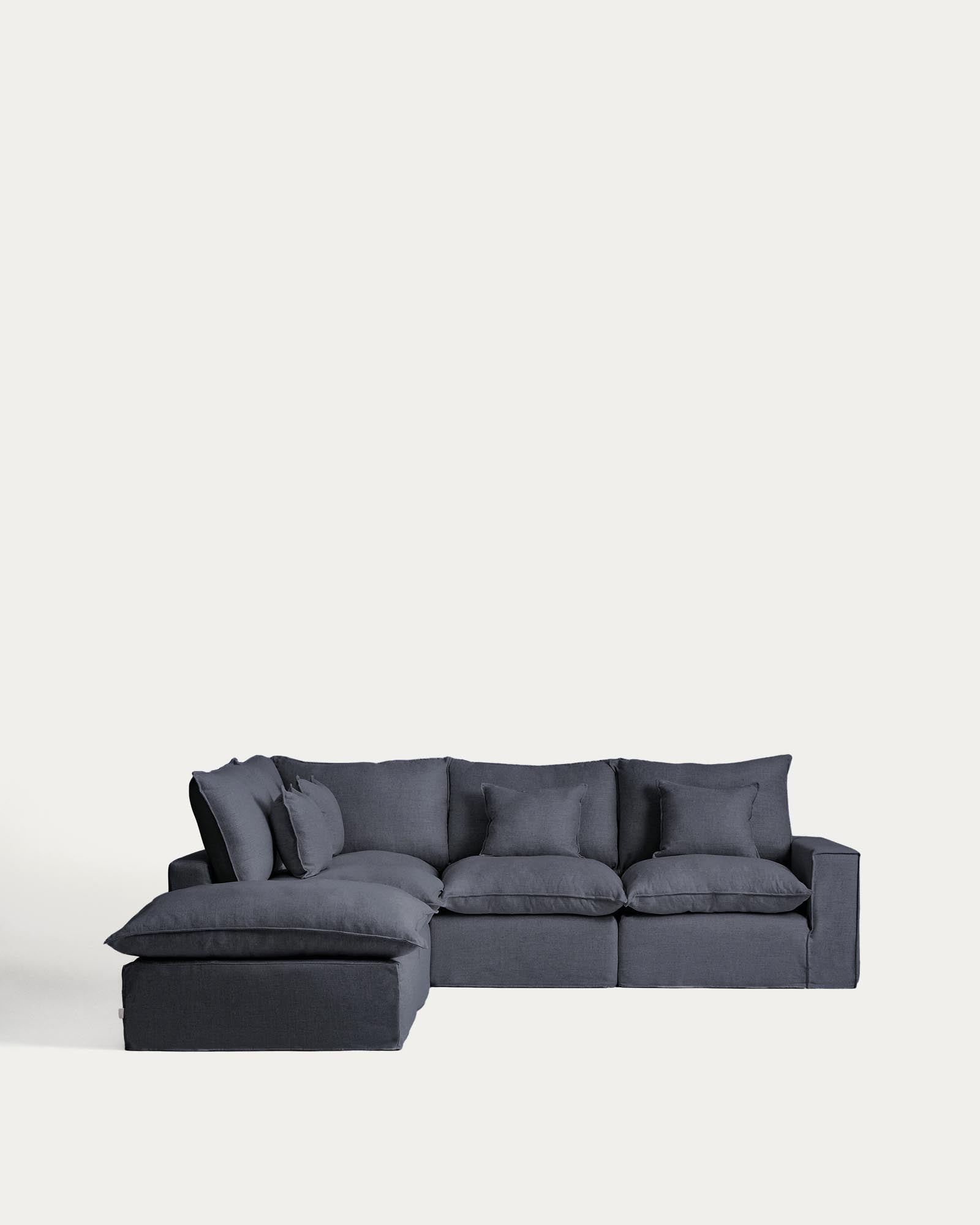 Modulares 4-Sitzer-Ecksofa Anarela mit abnehmbarem Bezug aus Leinen und Viskose in Dunkelgrau, 287 x 307 cm, FSC Mix Credit in Dunkelgrau präsentiert im Onlineshop von KAQTU Design AG. 4er Sofa ist von Kave Home