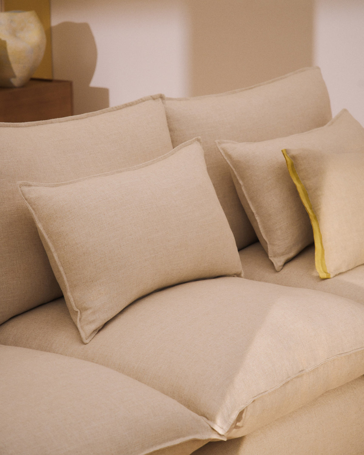 5-Sitzer-Modularsofa Anarela mit abnehmbarem Bezug aus Leinen und Viskose in Beige, 330 cm, FSC Mix Credit in Beige präsentiert im Onlineshop von KAQTU Design AG. 5er Sofa ist von Kave Home