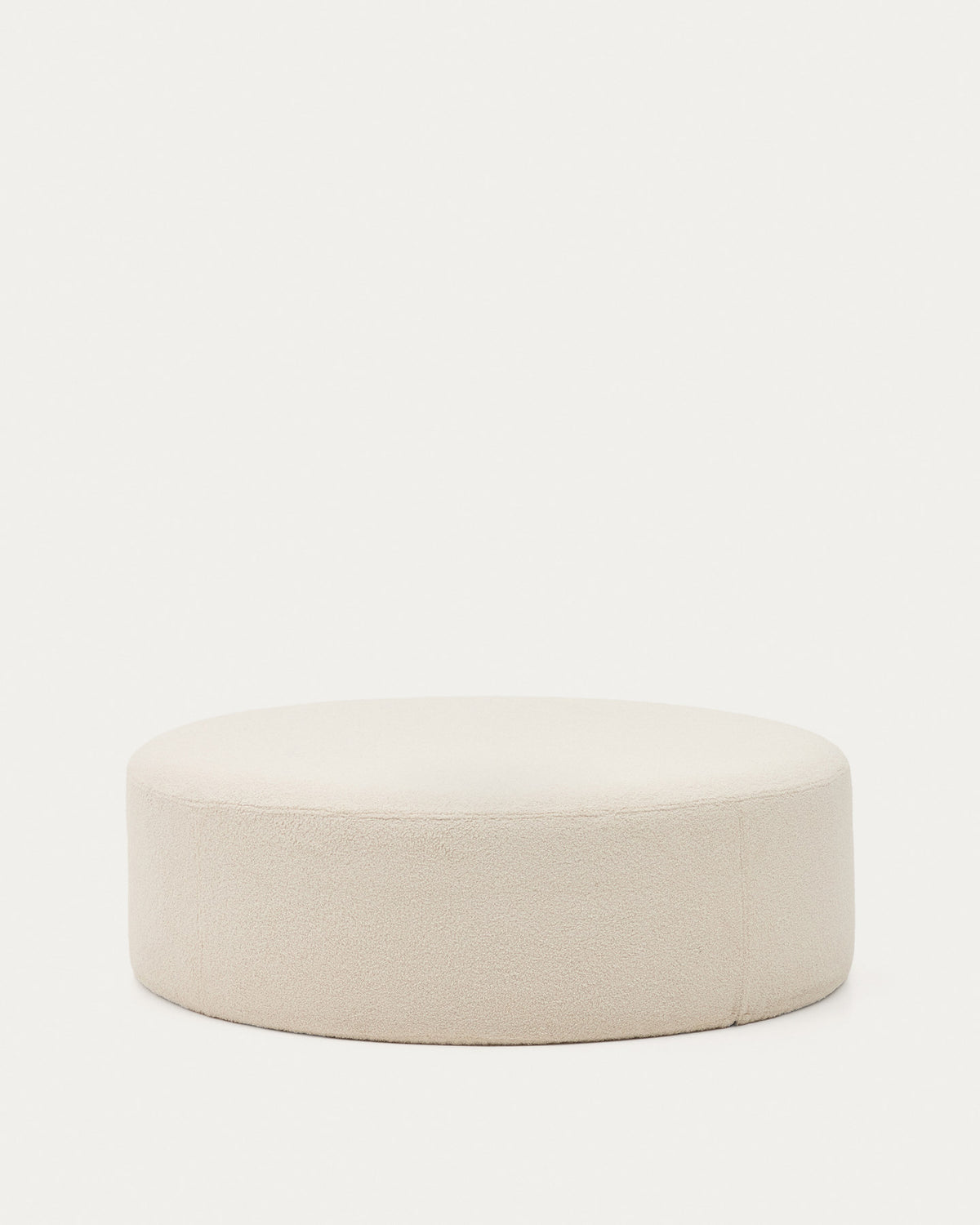 Fusshocker Kaeli mit abnehmbarem Bezug in Bouclé Farbe Écru Ø 120 cm in Ecru präsentiert im Onlineshop von KAQTU Design AG. Pouf ist von Kave Home