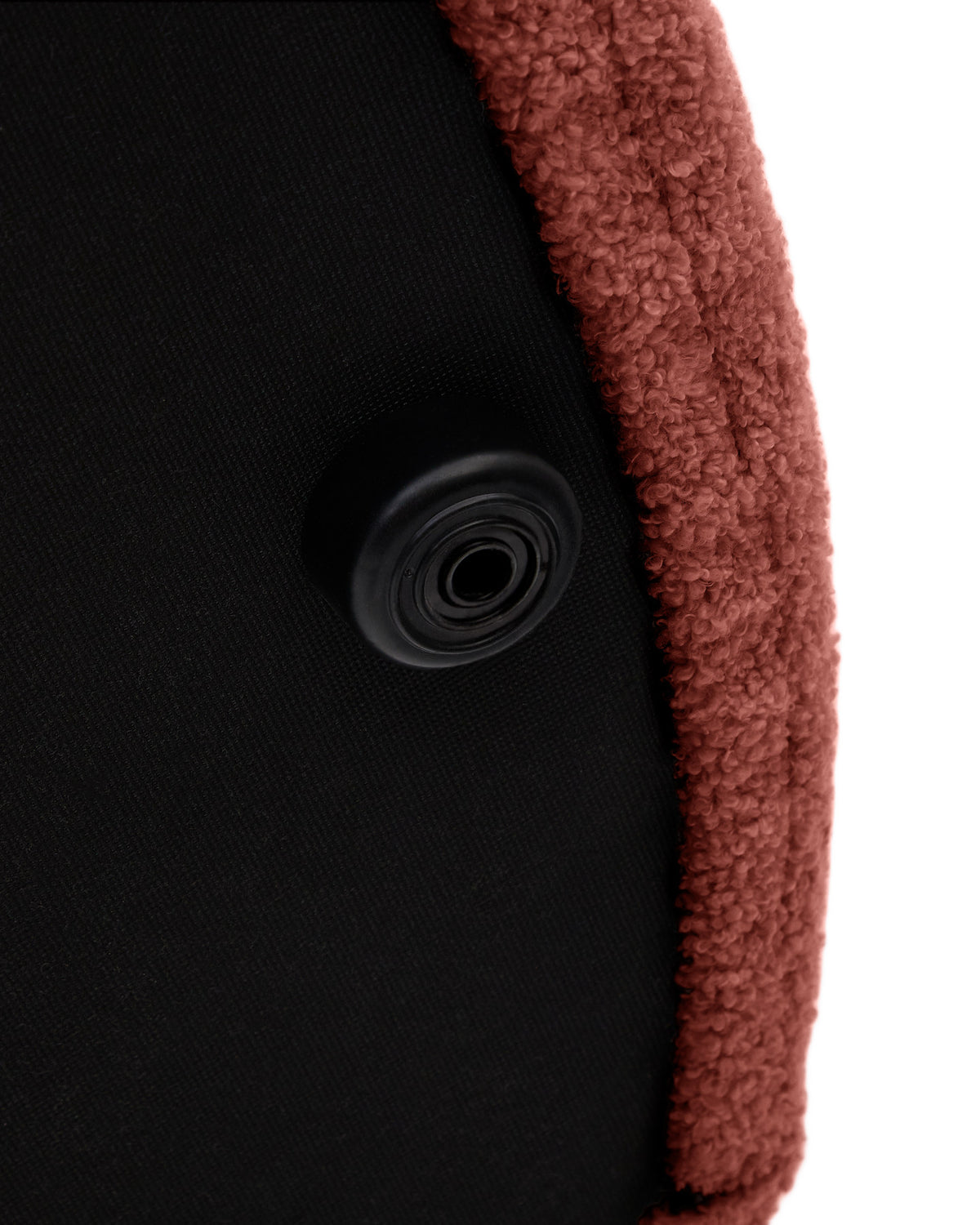 Bezug für Fusshocker Kaeli in terrakottafarbenem Bouclé Ø 120 cm in Terrakotta präsentiert im Onlineshop von KAQTU Design AG. Ottoman-Zubehör ist von Kave Home