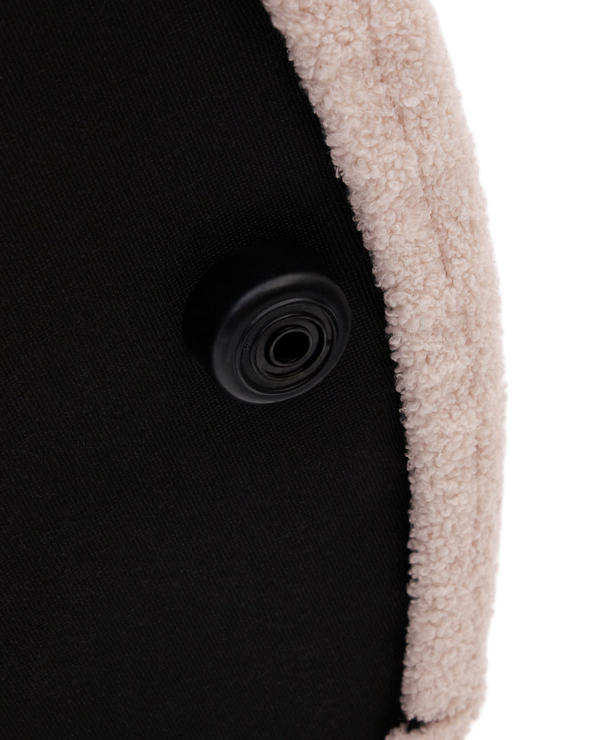 Bezug für Fusshocker Kaeli in rosa Bouclé Ø 120 cm in Rosa präsentiert im Onlineshop von KAQTU Design AG. Ottoman-Zubehör ist von Kave Home