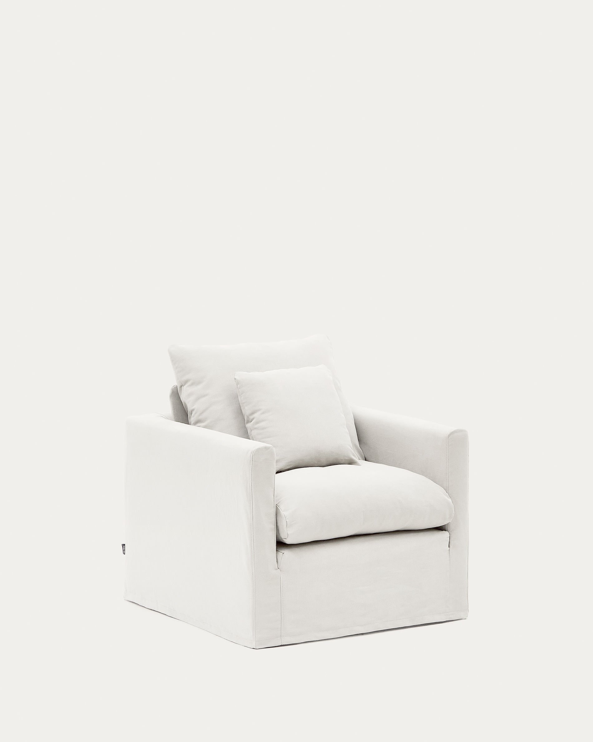 Sessel Nora mit abnehmbarem Bezug und Kissen aus Leinen und Baumwolle in Ecru 92 cm in Ecru präsentiert im Onlineshop von KAQTU Design AG. Sessel ist von Kave Home