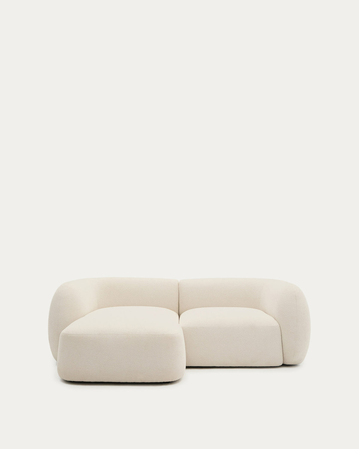 2-Sitzer-Modularsofa Martina mit Chenille und Chaiselongue links in Ecru 230 cm in Ecru präsentiert im Onlineshop von KAQTU Design AG. L-Sofa links ist von Kave Home
