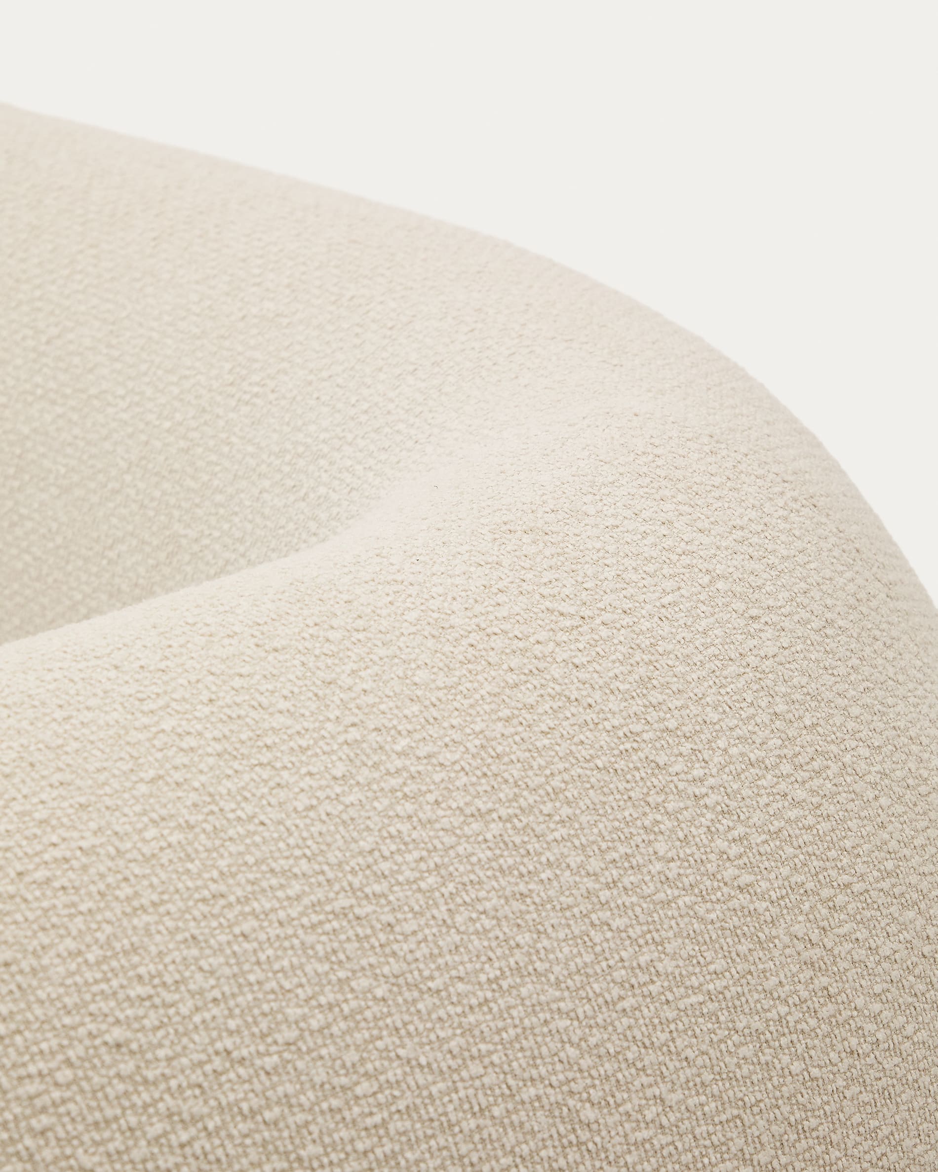 Entdecken Sie das stilvolle Martina 3-Sitzer-Modularsofa in Ecru mit rechter Chaiselongue – ideal für modernes Wohnen, komfortabel und anpassbar.