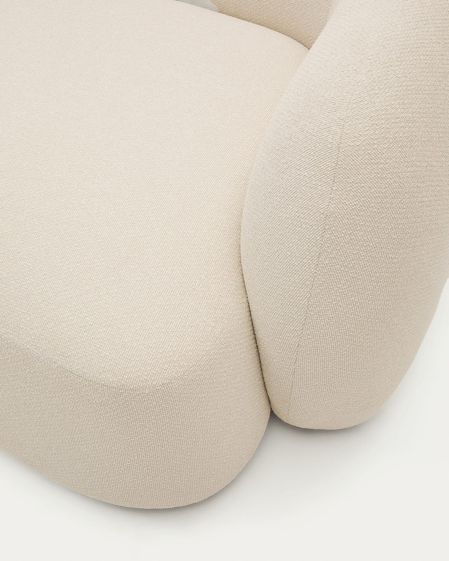 Entdecken Sie das Martina 3-Sitzer-Modularsofa in elegantem Chenille Écru mit linker Chaiselongue – ideal für stilvolle Entspannung und Flexibilität.