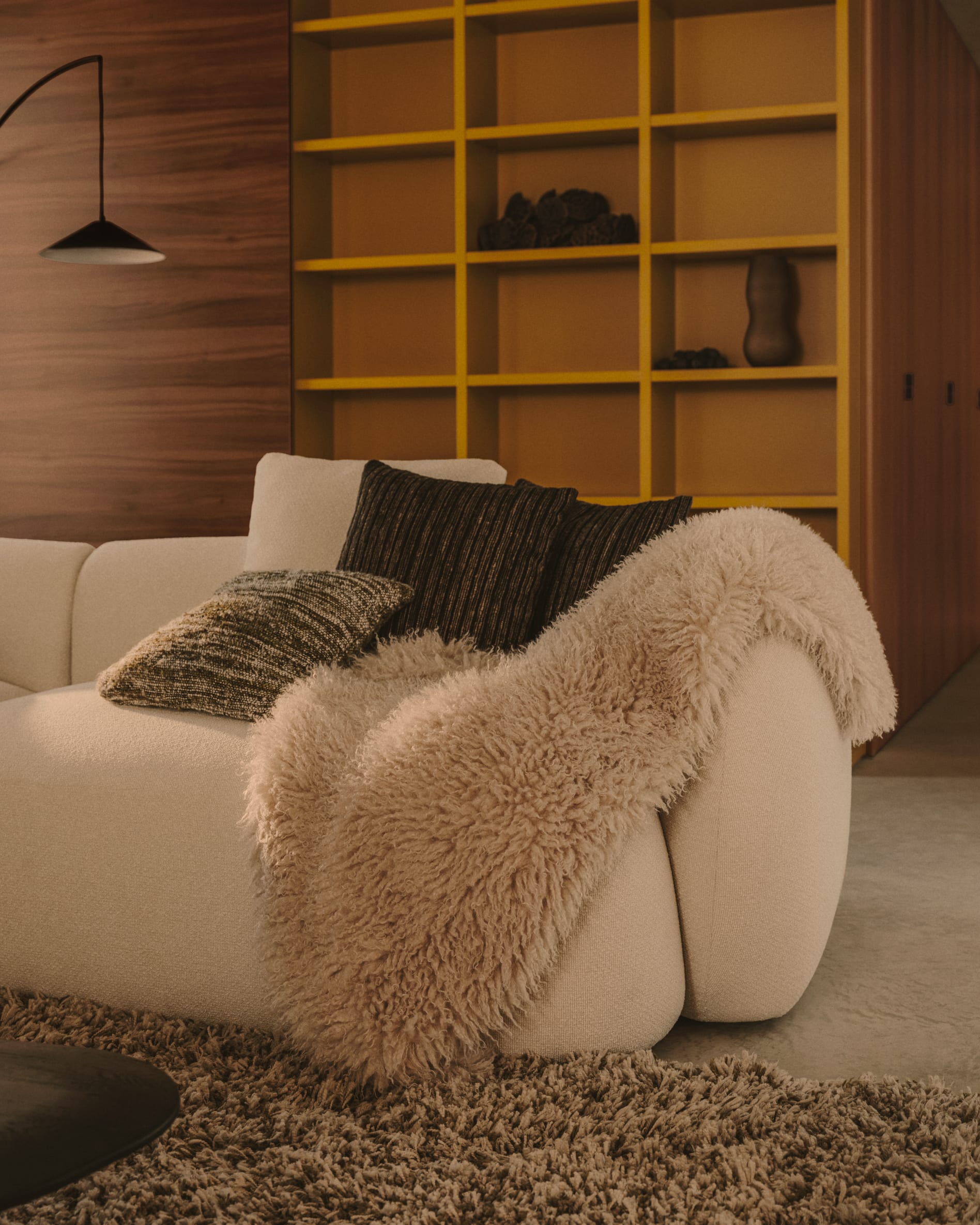 Martina 3-Sitzer-Sofa, Chenille, Écru, 287 cm, mit linker Chaiselongue. Stilvoll, modular und ideal für Ihr Zuhause.