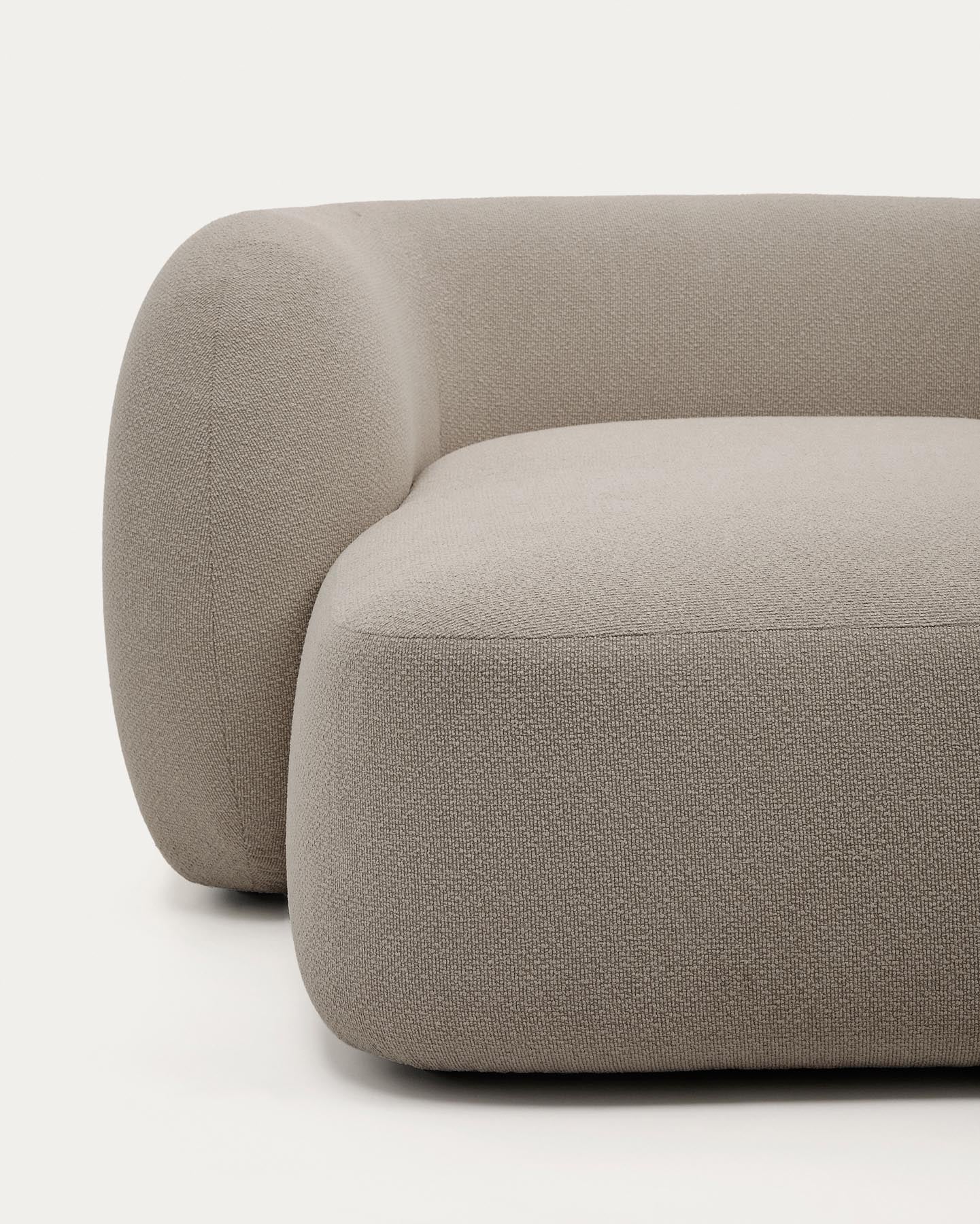 4-Sitzer-Modularsofa Martina mit Chenille und Chaiselongue rechts in Steinton 377 cm in Steinfarben präsentiert im Onlineshop von KAQTU Design AG. L-Sofa rechts ist von Kave Home