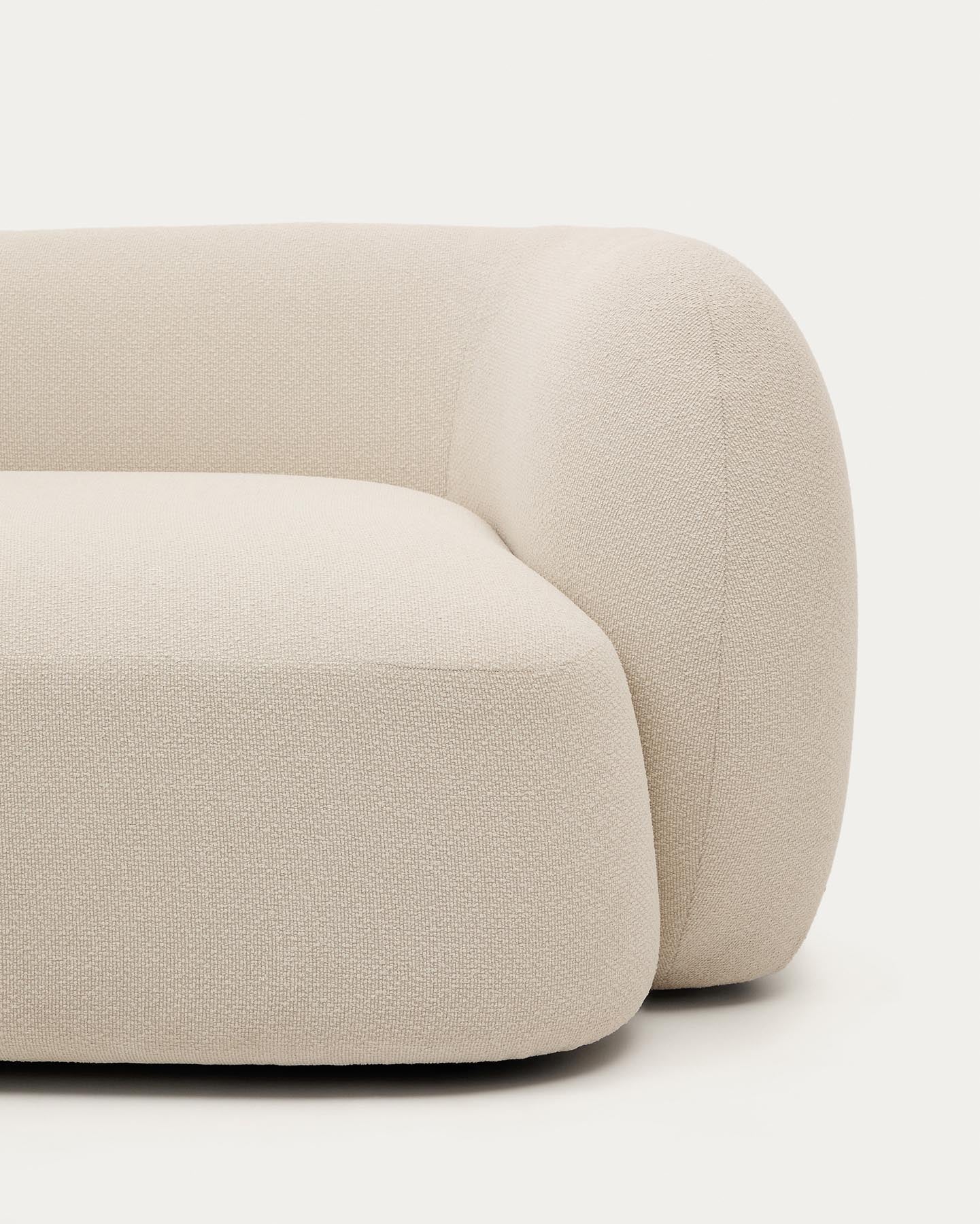 Schwer entflammbares 4-Sitzer-Modularsofa Martina mit Chenille und Chaiselongue links in Ecru 377 cm in Ecru präsentiert im Onlineshop von KAQTU Design AG. L-Sofa links ist von Kave Home