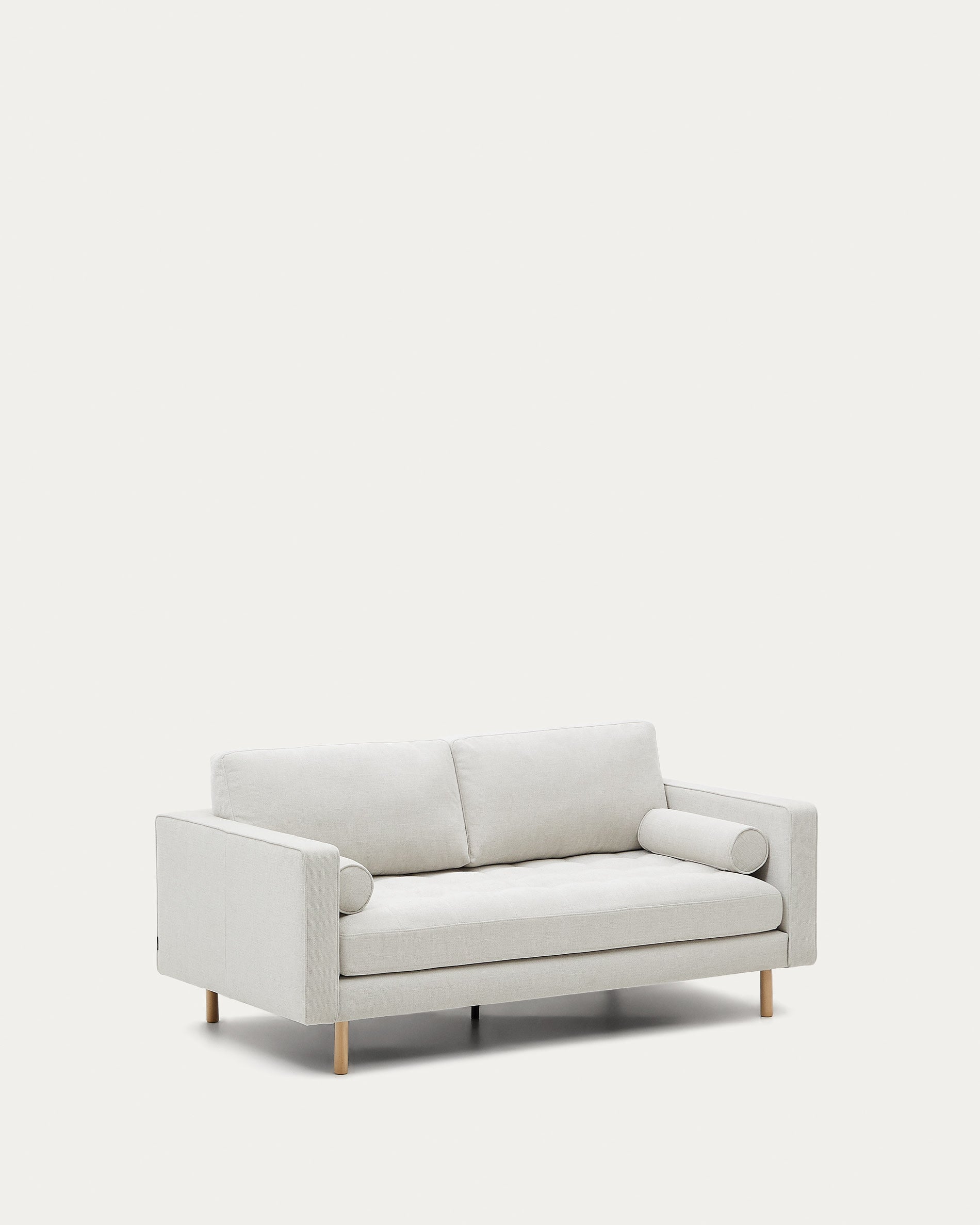 Das Debra 2-Sitzer-Sofa von Kave Home, 182 cm, perlfarbener Chenille-Stoff, naturfarbene Beine, modernes und komfortables Design.