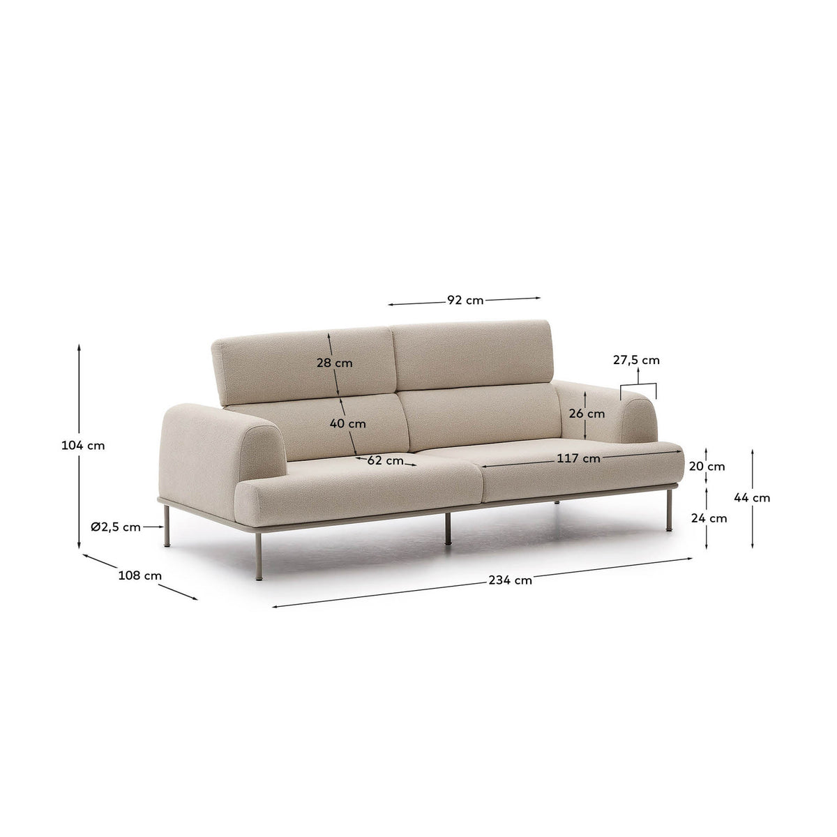 3-Sitzer-Sofa Aurum aus ecrufarbener Chenille mit verstellbarem Kopfteil und mattbeiger Metallbasis 234 cm FSC Mix Credit in Ecru präsentiert im Onlineshop von KAQTU Design AG. 3er Sofa ist von Kave Home