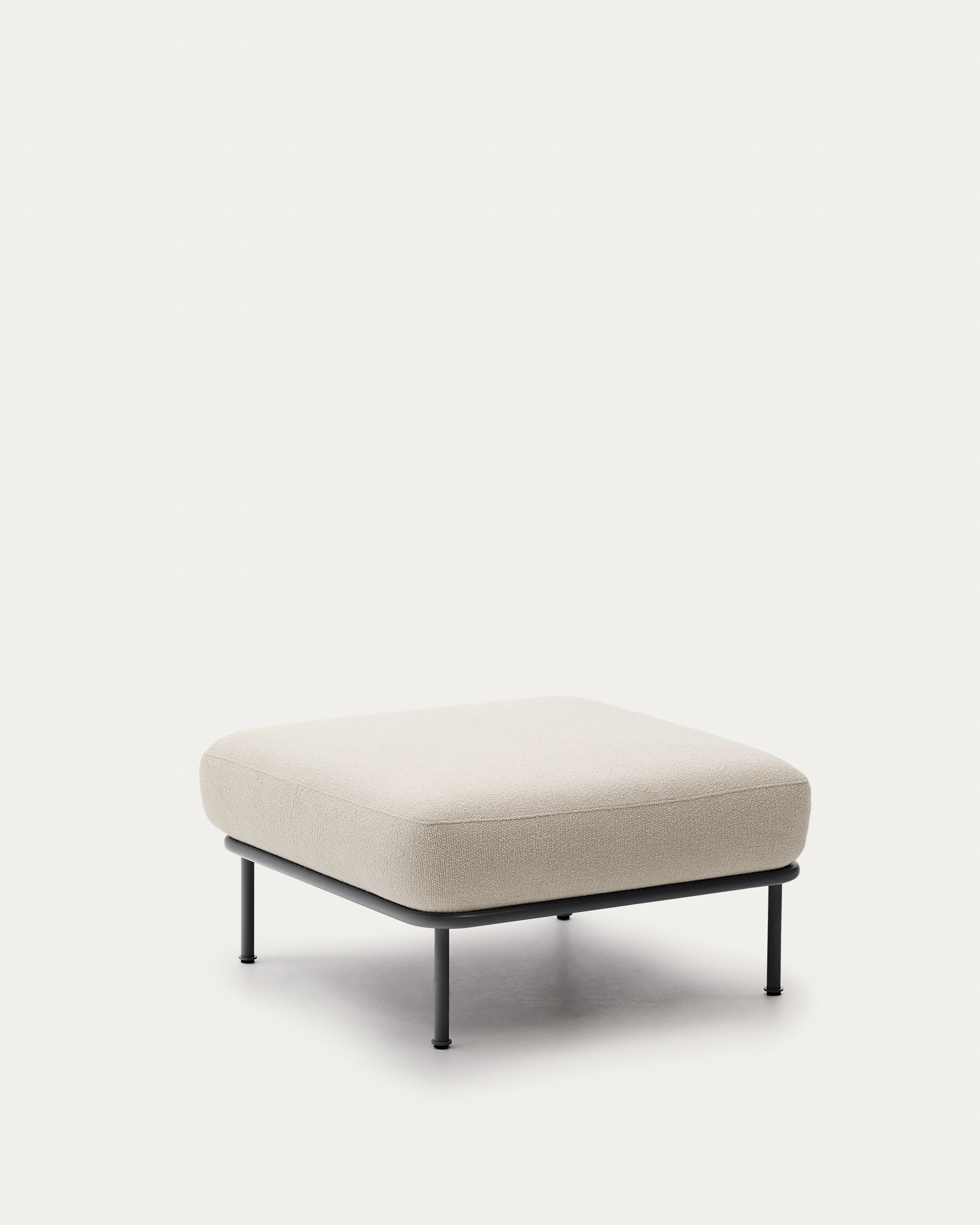 Elegante Fussstütze Aurum in Ecru mit robustem mattgrauem Metallgestell, 85x85 cm, FSC-zertifiziert, von Kave Home.