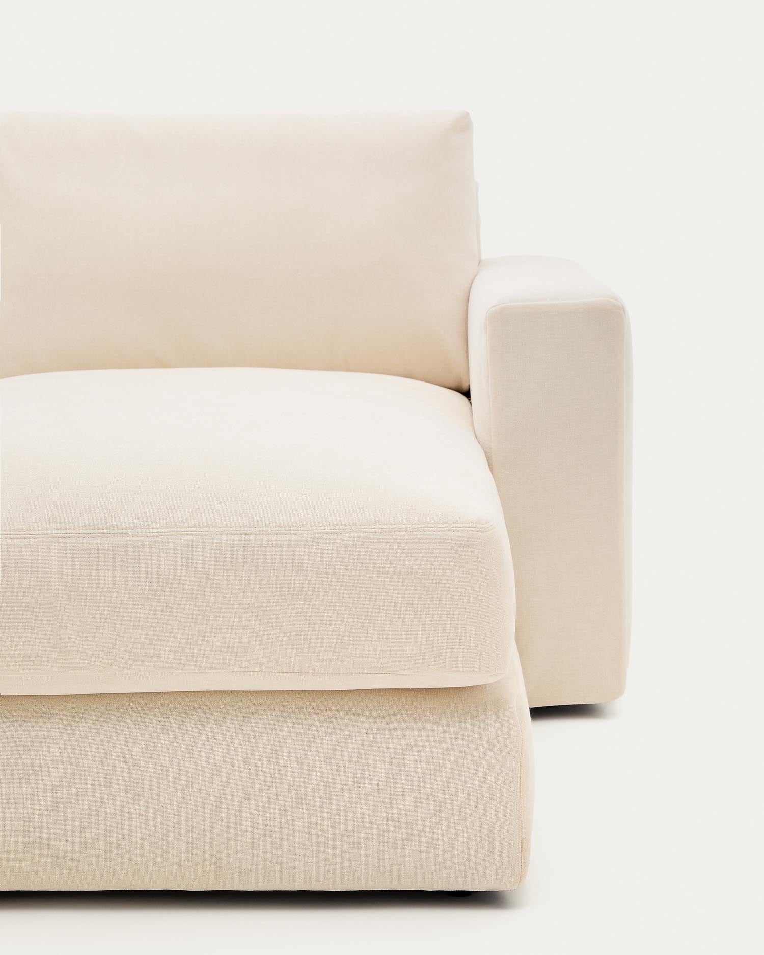 Entdecken Sie das modulare Sofa Alea für 3 Personen mit Chaiselongue rechts in Ecru. Stilvolles Design, pflegeleichter Bezug und optimaler Komfort für Ihr Zuhause.