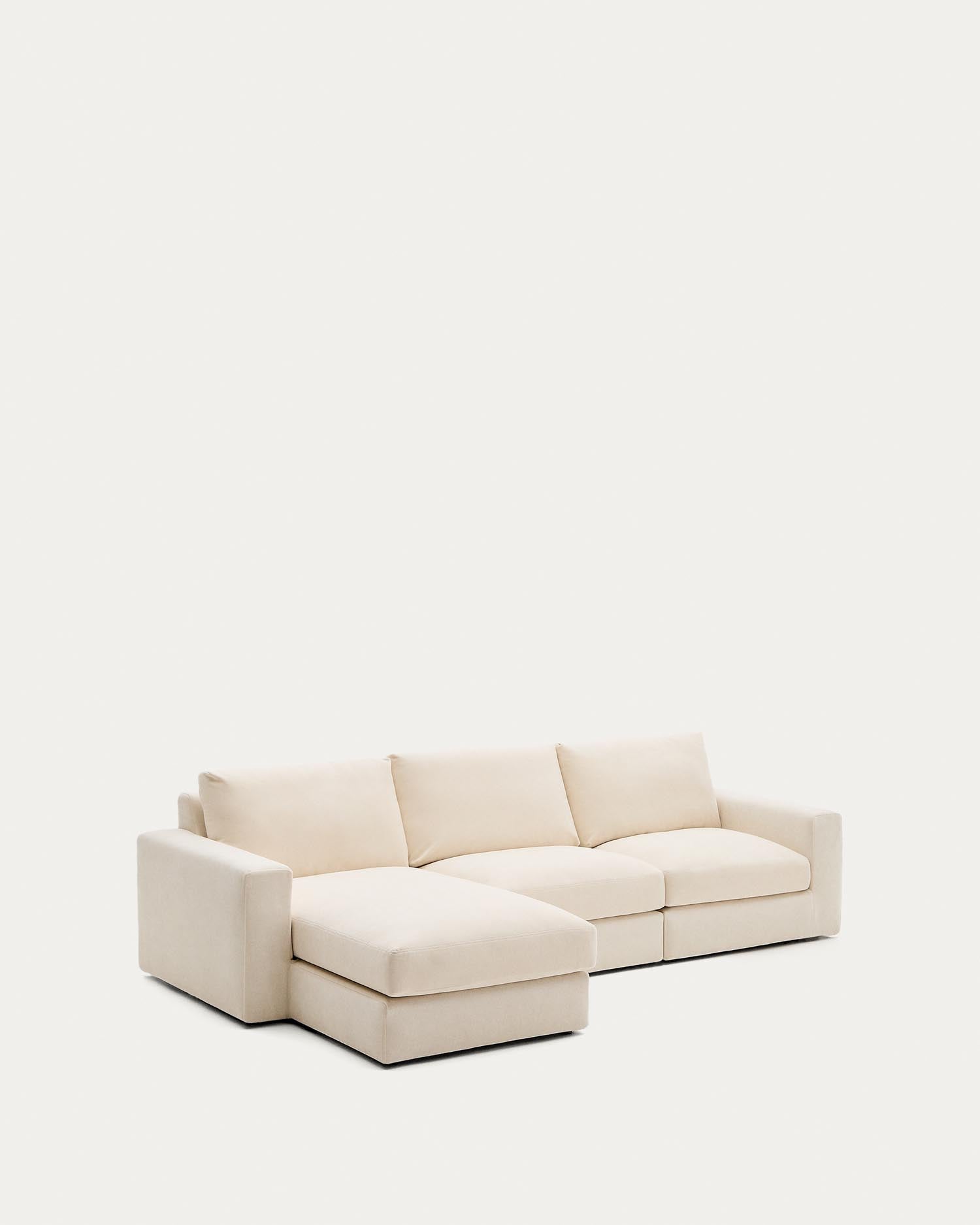 Erleben Sie das modulare Sofa Alea für 4 Personen mit Chaiselongue links. Stilvolles Ecru, abnehmbarer Chenillebezug und anpassbare Module für höchsten Komfort.