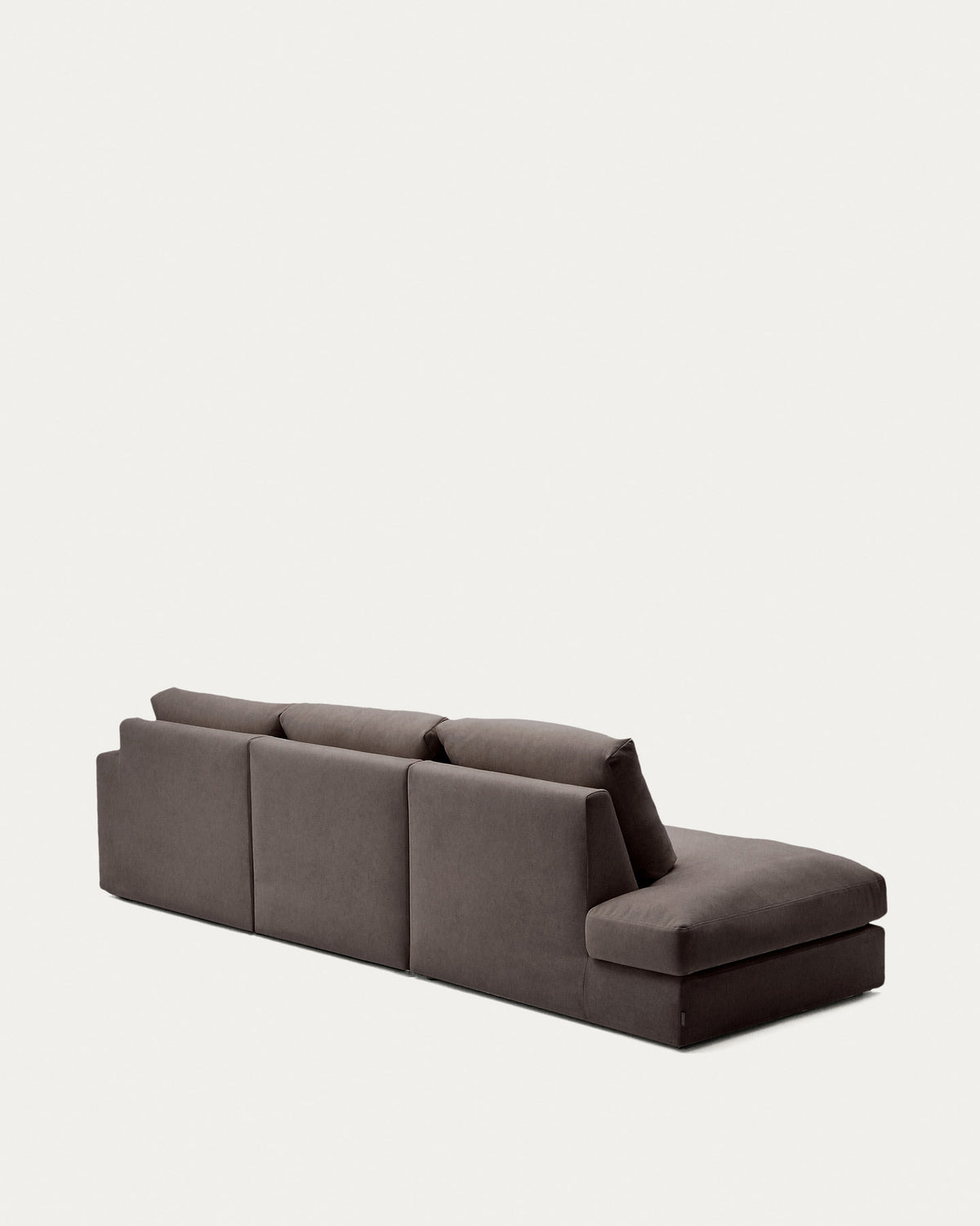 Modulares Sofa Alea für 5 Personen mit abnehmbarem Bezug aus dunkelbrauner Chenille und Chaiselongue rechts, 340 cm in Dunkelbraun präsentiert im Onlineshop von KAQTU Design AG. 5er Sofa ist von Kave Home