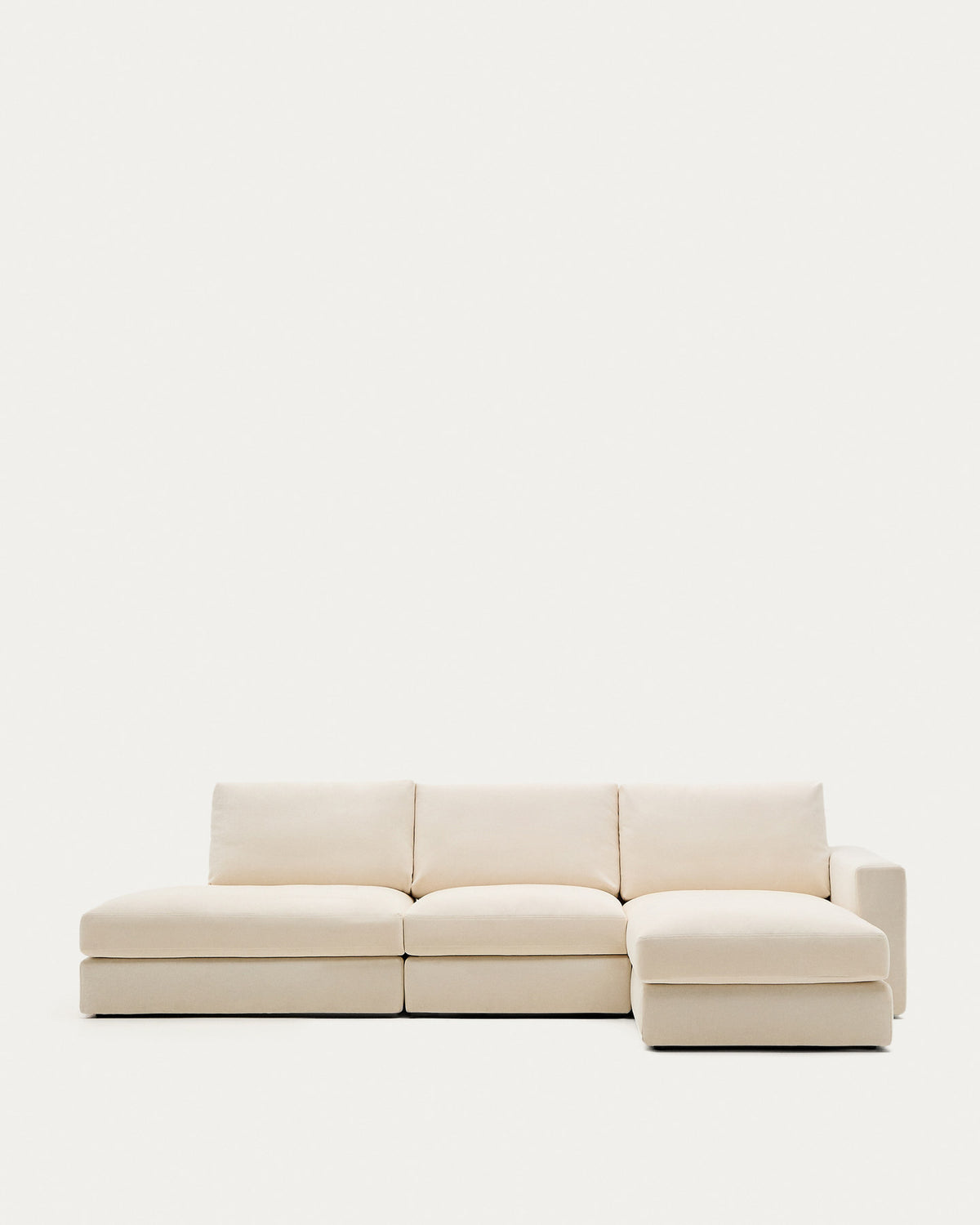 Modulares Sofa Alea für 5 Personen mit abnehmbarem Bezug aus Chenille mit Chaiselongue rechts in Ecru, 340 cm in Ecru präsentiert im Onlineshop von KAQTU Design AG. L-Sofa rechts ist von Kave Home
