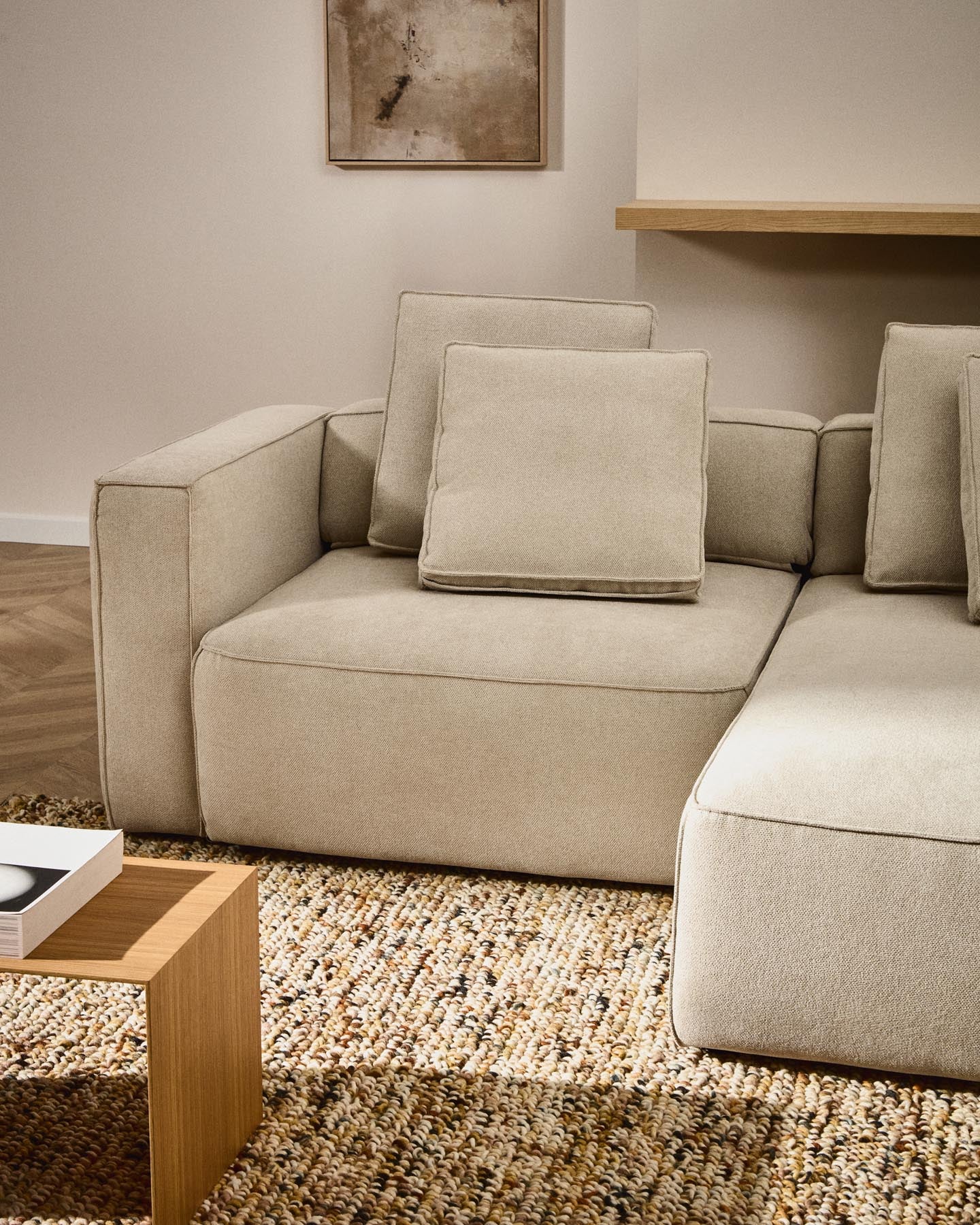 3-Sitzer Bettsofa Marela mit Chaiselongue rechts in beiger Chenille, 236 cm, FSC Mix Credit in Beige präsentiert im Onlineshop von KAQTU Design AG. Bettsofa ist von Kave Home