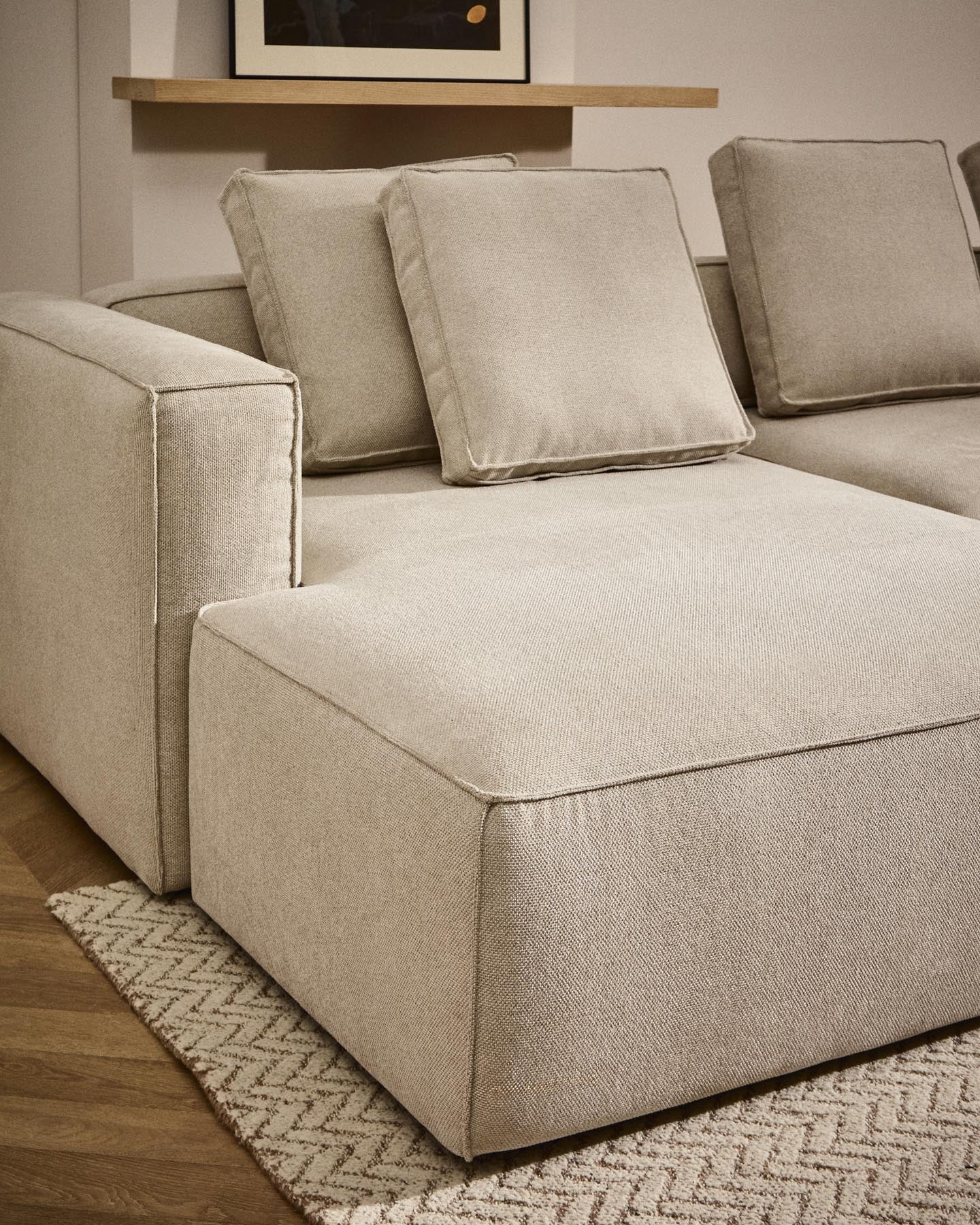 3-Sitzer Bettsofa Marela mit Chaiselongue links in beiger Chenille, 276 cm, FSC Mix Credit in Beige präsentiert im Onlineshop von KAQTU Design AG. Bettsofa ist von Kave Home