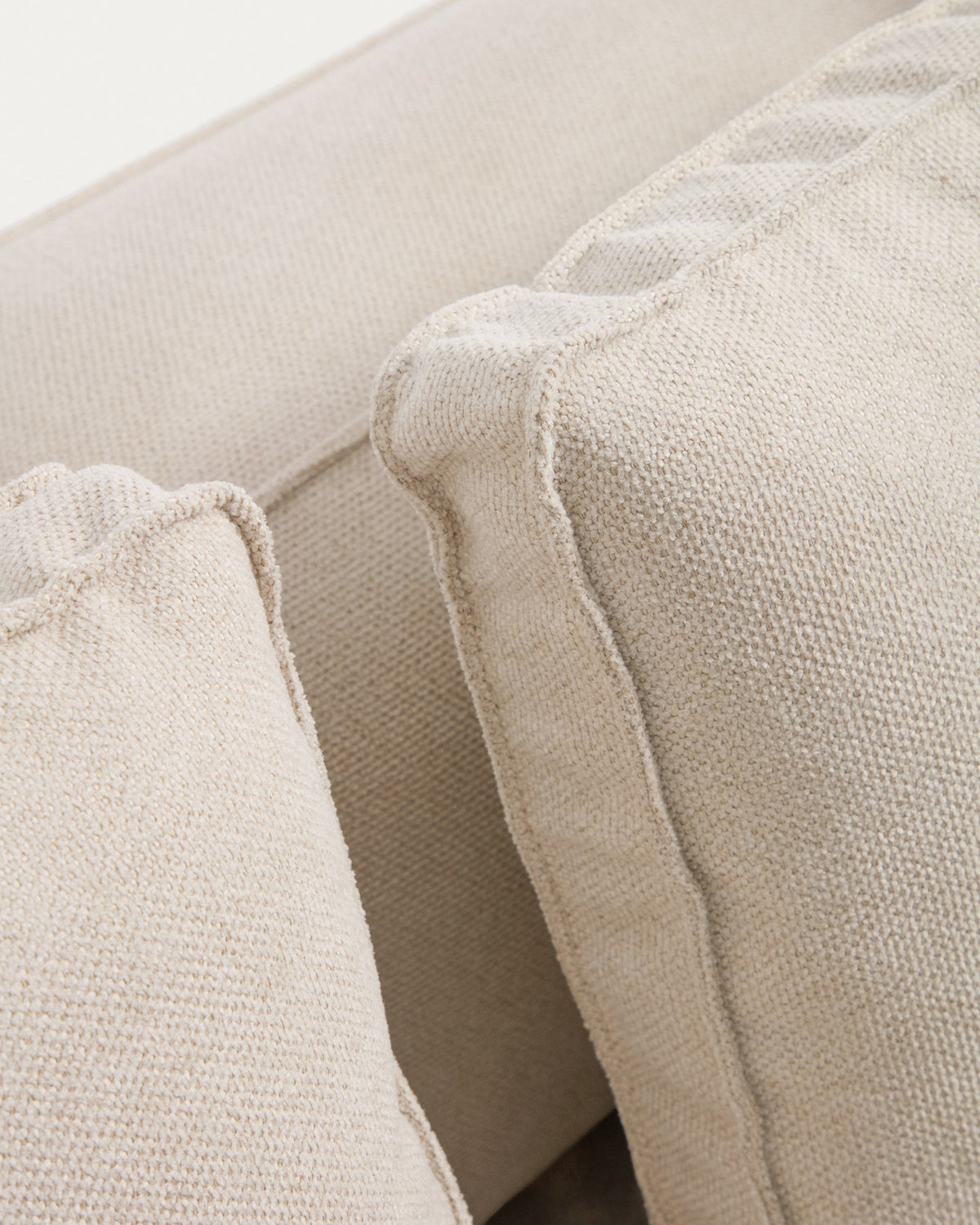 Ecrufarbenes 3-Sitzer-Bettsofa Marela aus Chenille mit Chaiselongue rechts und schwarzen Beinen