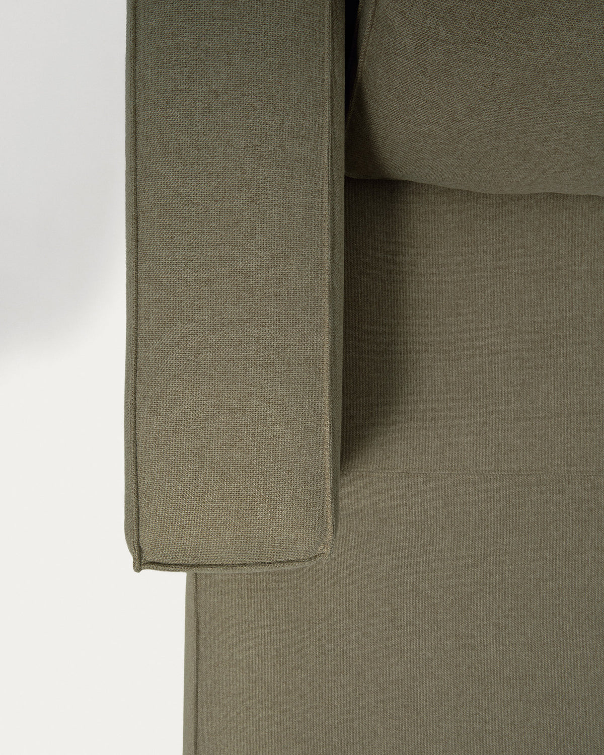 Dunkelgrünes Bettsofa Marela mit Chaiselongue links, Stoffbezug und schwarzen Beinen