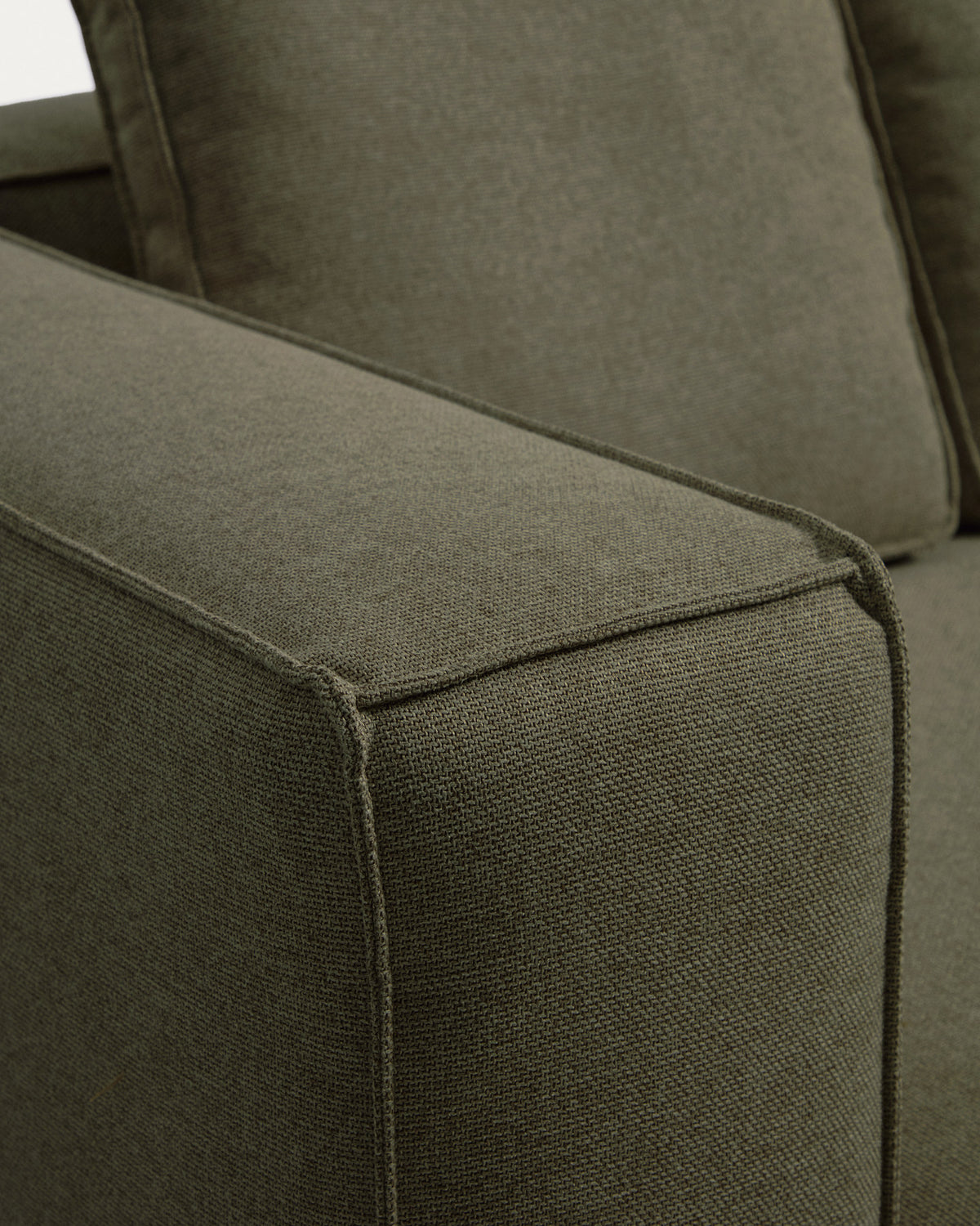Dunkelgrünes Bettsofa Marela mit Strukturbezug, Armlehnen und Chaiselongue rechts