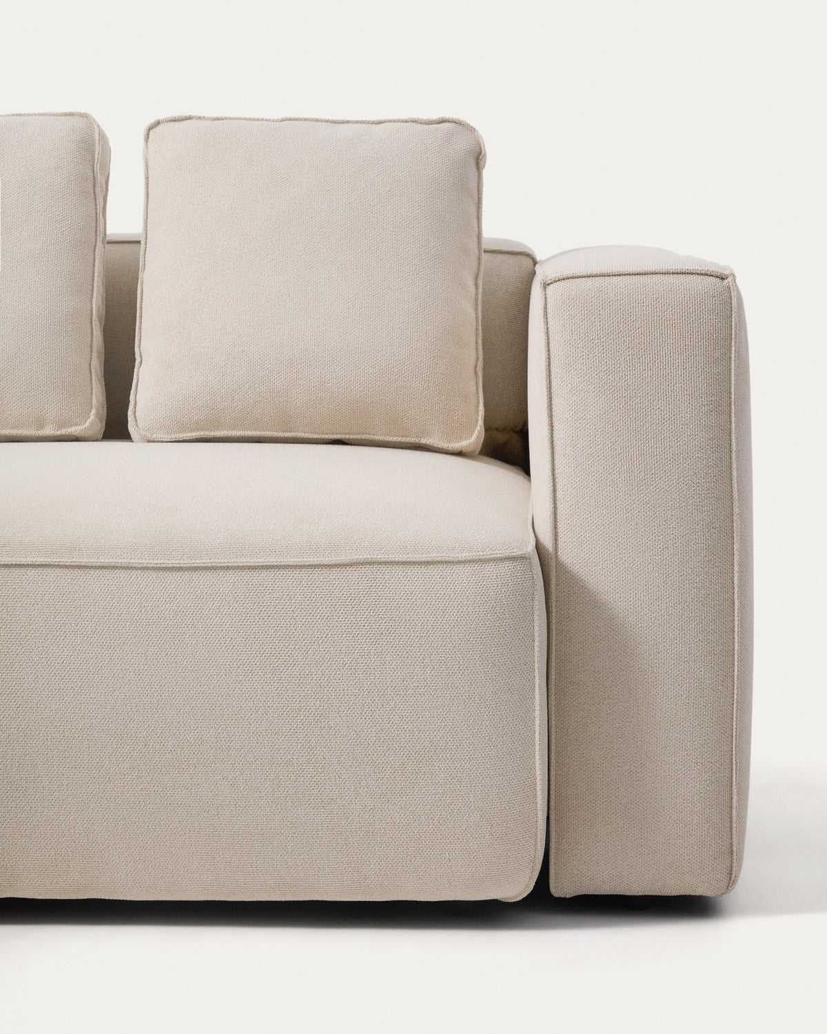 Bettsofa Marela mit Chaiselongue links in ecrufarbener Chenille und schwarzen Beinen