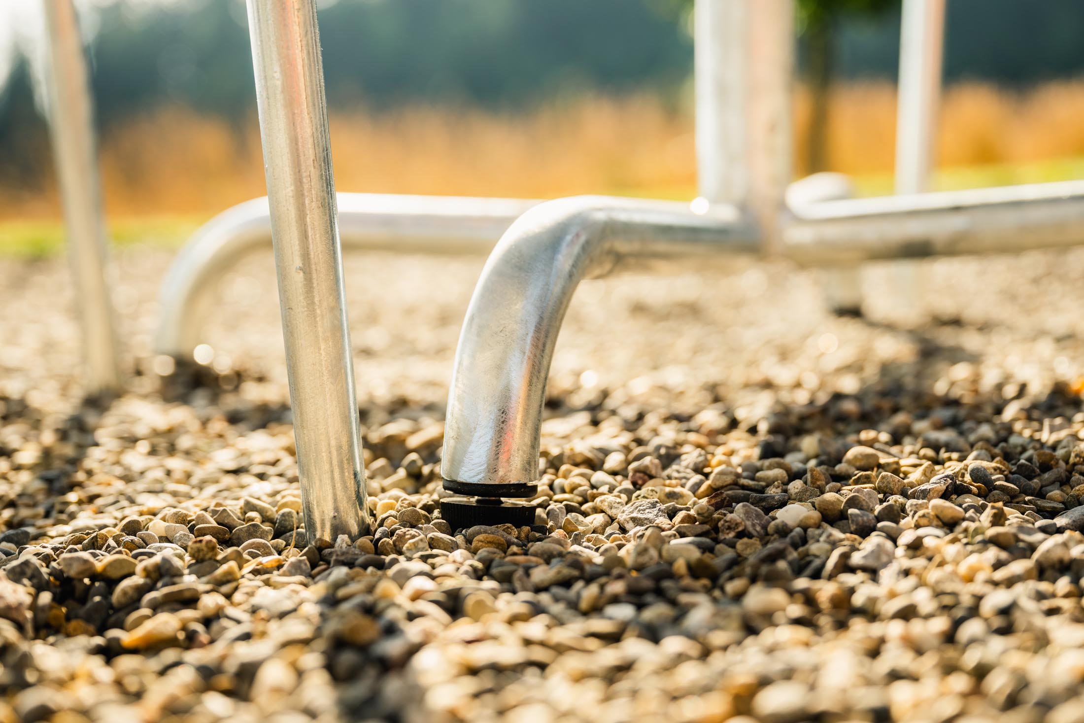 St. Moritz Metall-Gartentisch ø90 in Tannengrün präsentiert im Onlineshop von KAQTU Design AG. Gartentisch ist von Schaffner
