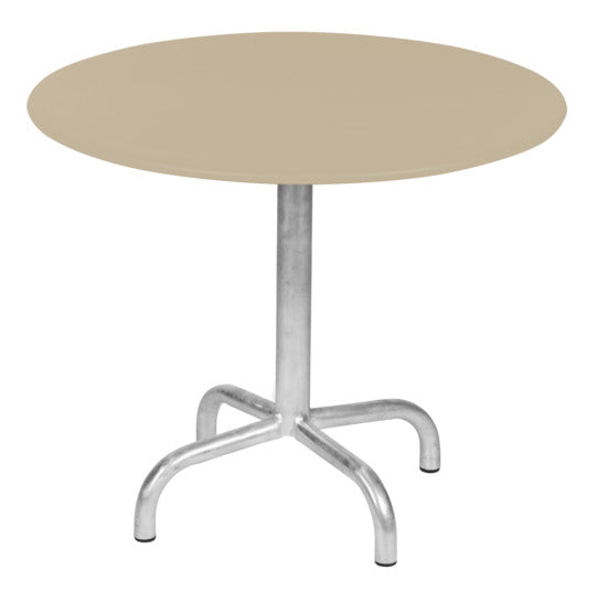 Der elegante Beistelltisch Rigi von Schaffner mit 60 cm Durchmesser ist perfekt für Ihre Terrasse oder den Garten – ein echter Blickfang!