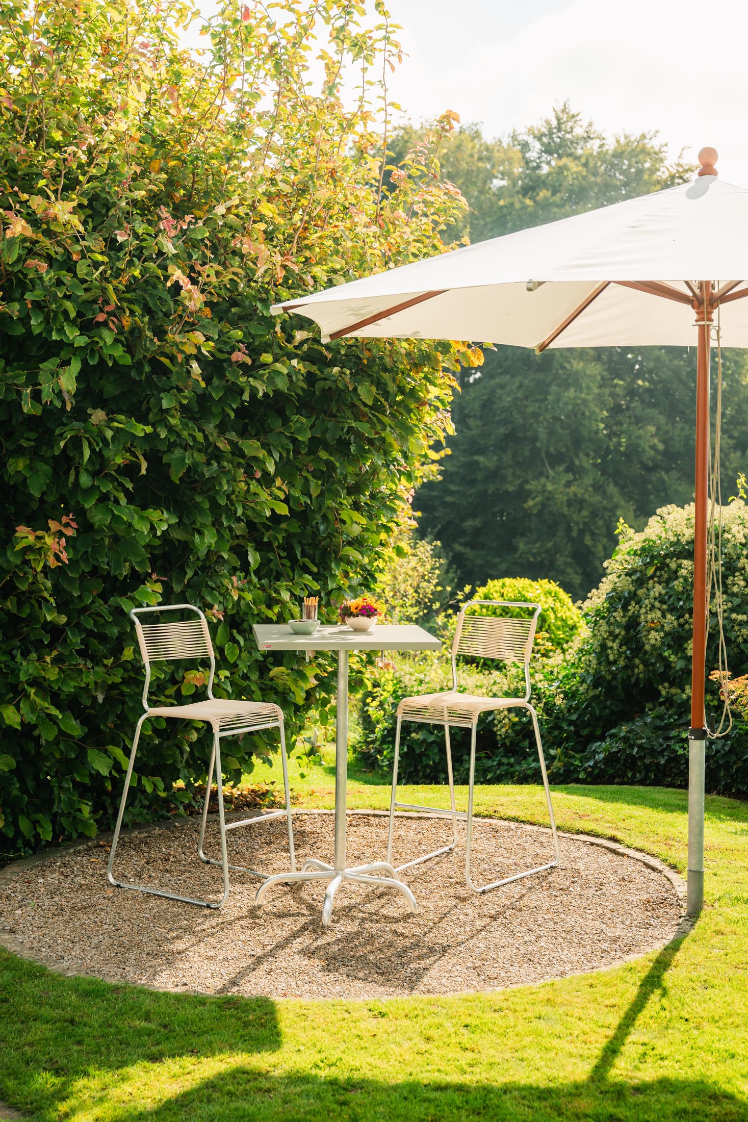 Säntis Metall-Stehtisch Outdoor 70x70 / 110 klappbar in Hellgrün präsentiert im Onlineshop von KAQTU Design AG. Hochtisch Outdoor ist von Schaffner
