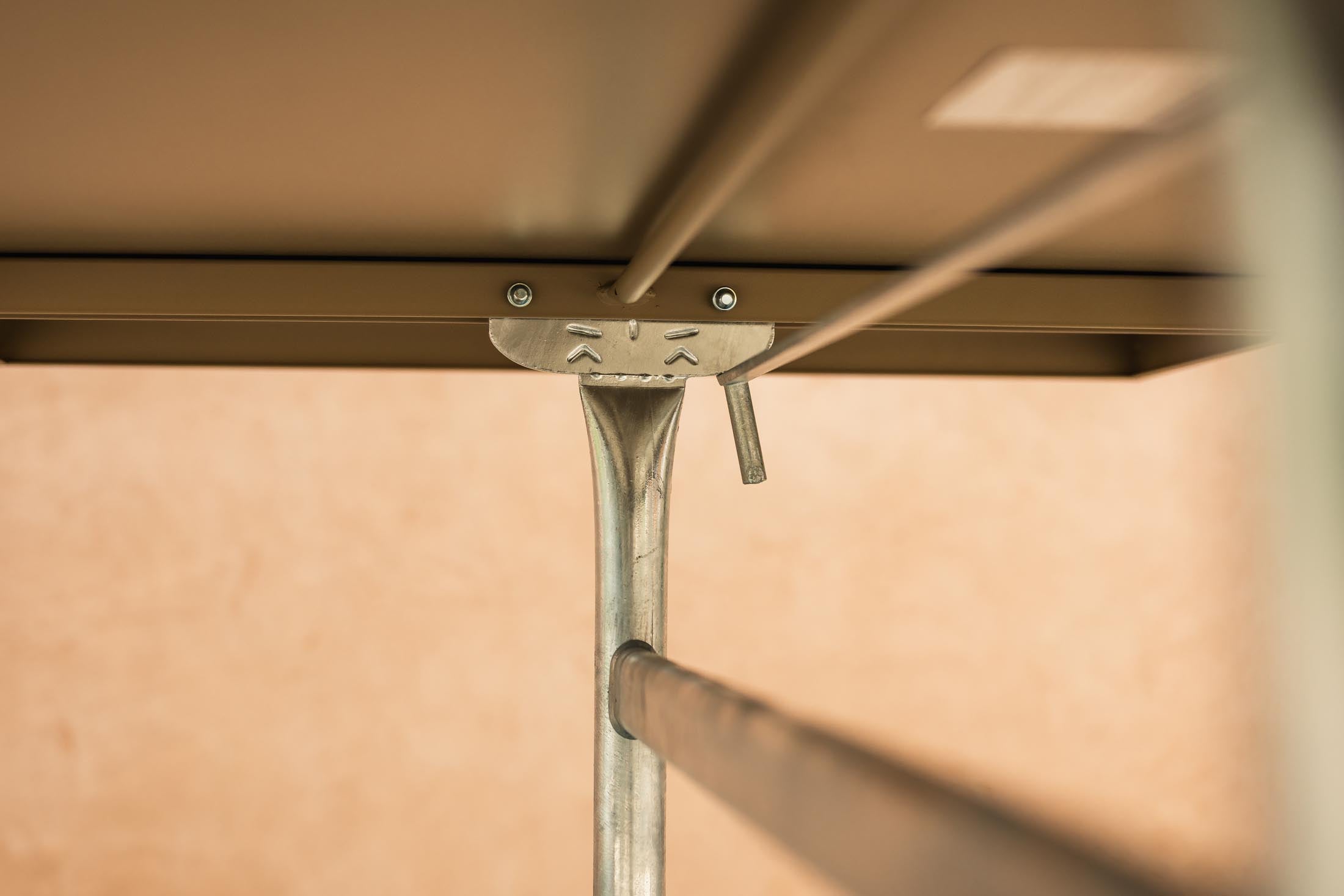 Säntis Metall-Stehtisch Outdoor 130x70 /110 klappbar in Pastellbraun präsentiert im Onlineshop von KAQTU Design AG. Hochtisch Outdoor ist von Schaffner