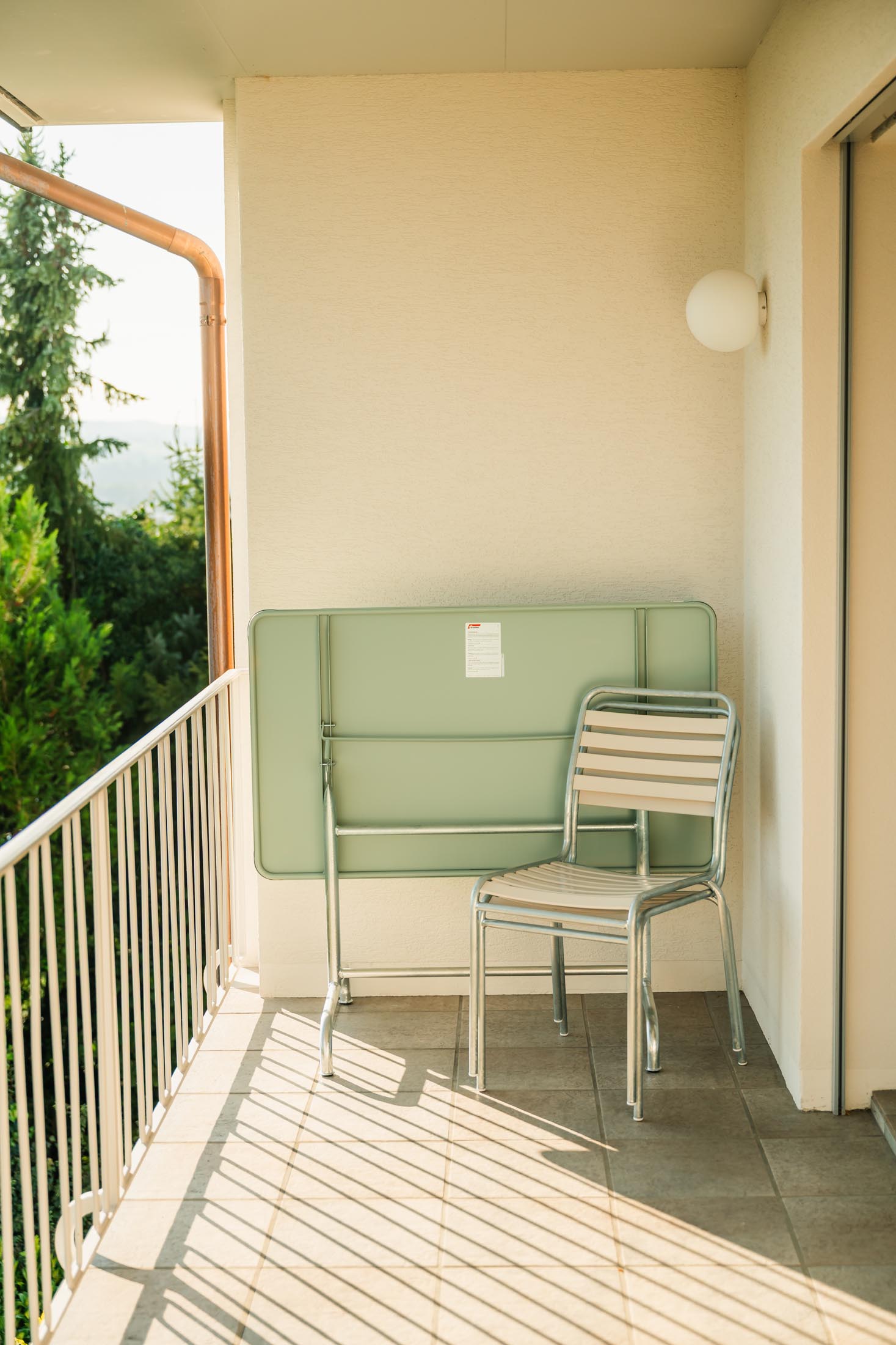 Rigi Metall-Gartentisch 120x70 klappbar in Pastellgrün präsentiert im Onlineshop von KAQTU Design AG. Gartentisch ist von Schaffner