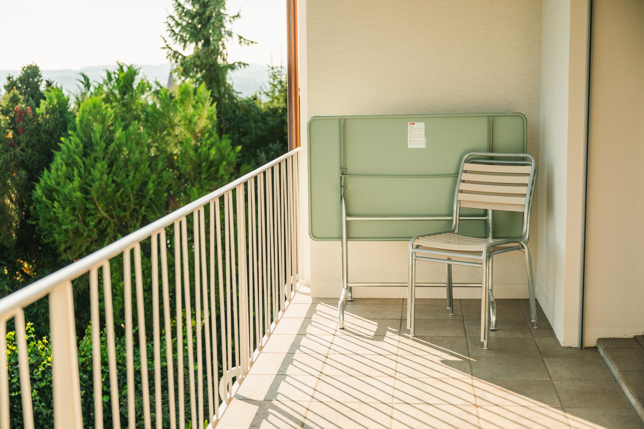Rigi Metall-Gartentisch 120x70 klappbar in Pastellgrün präsentiert im Onlineshop von KAQTU Design AG. Gartentisch ist von Schaffner