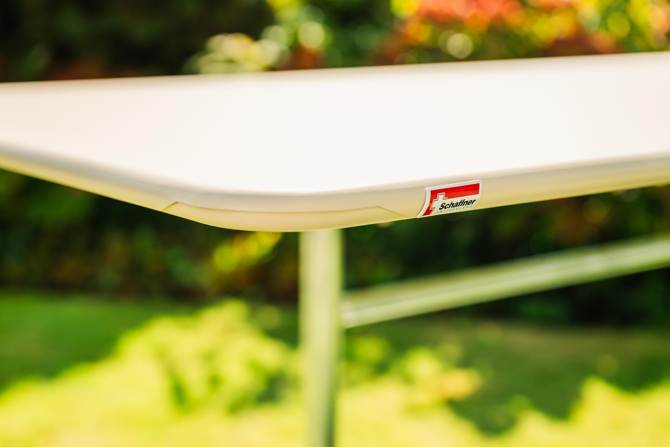 Rigi Metall-Gartentisch 240x80 klappbar in Pastellsand präsentiert im Onlineshop von KAQTU Design AG. Gartentisch ist von Schaffner