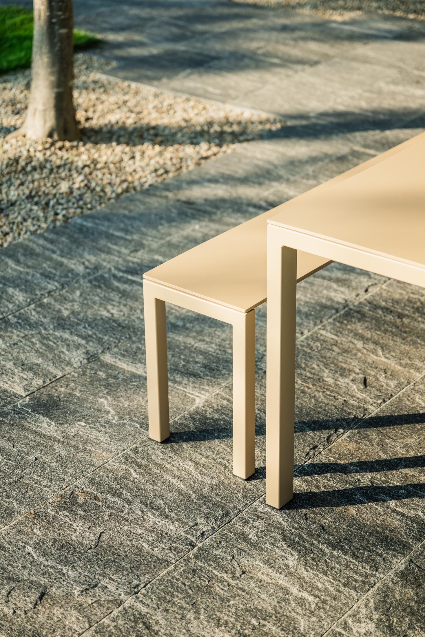 Luzern Glasfaser-Gartentisch 220/280x100 ausziehbar in Graphit präsentiert im Onlineshop von KAQTU Design AG. Gartentisch ist von Schaffner