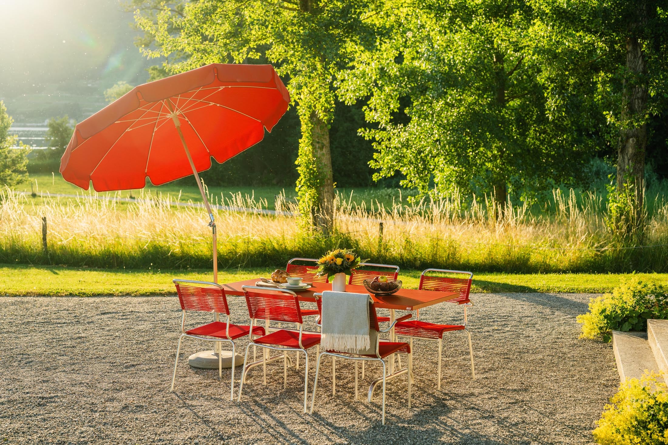 Säntis Metall-Gartentisch 180x80 klappbar in Rot präsentiert im Onlineshop von KAQTU Design AG. Gartentisch ist von Schaffner