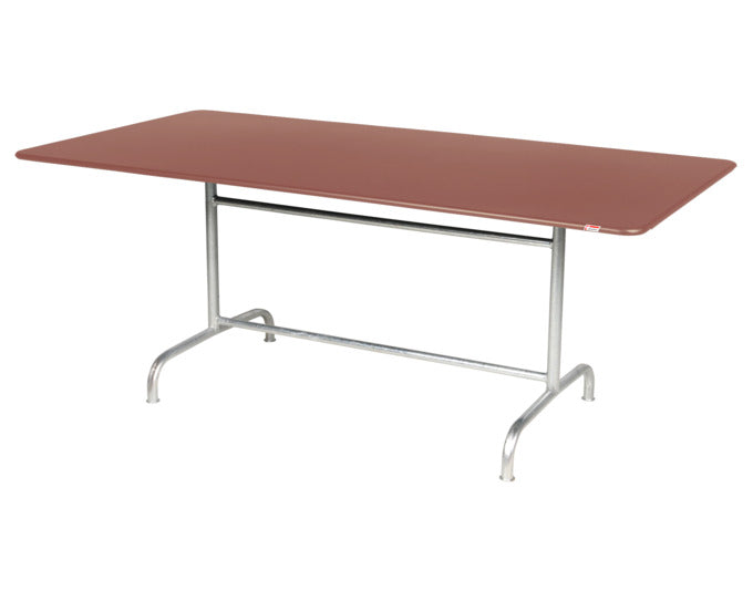 Rigi Metall-Gartentisch 180x80 klappbar in Pastellterracotta präsentiert im Onlineshop von KAQTU Design AG. Gartentisch ist von Schaffner