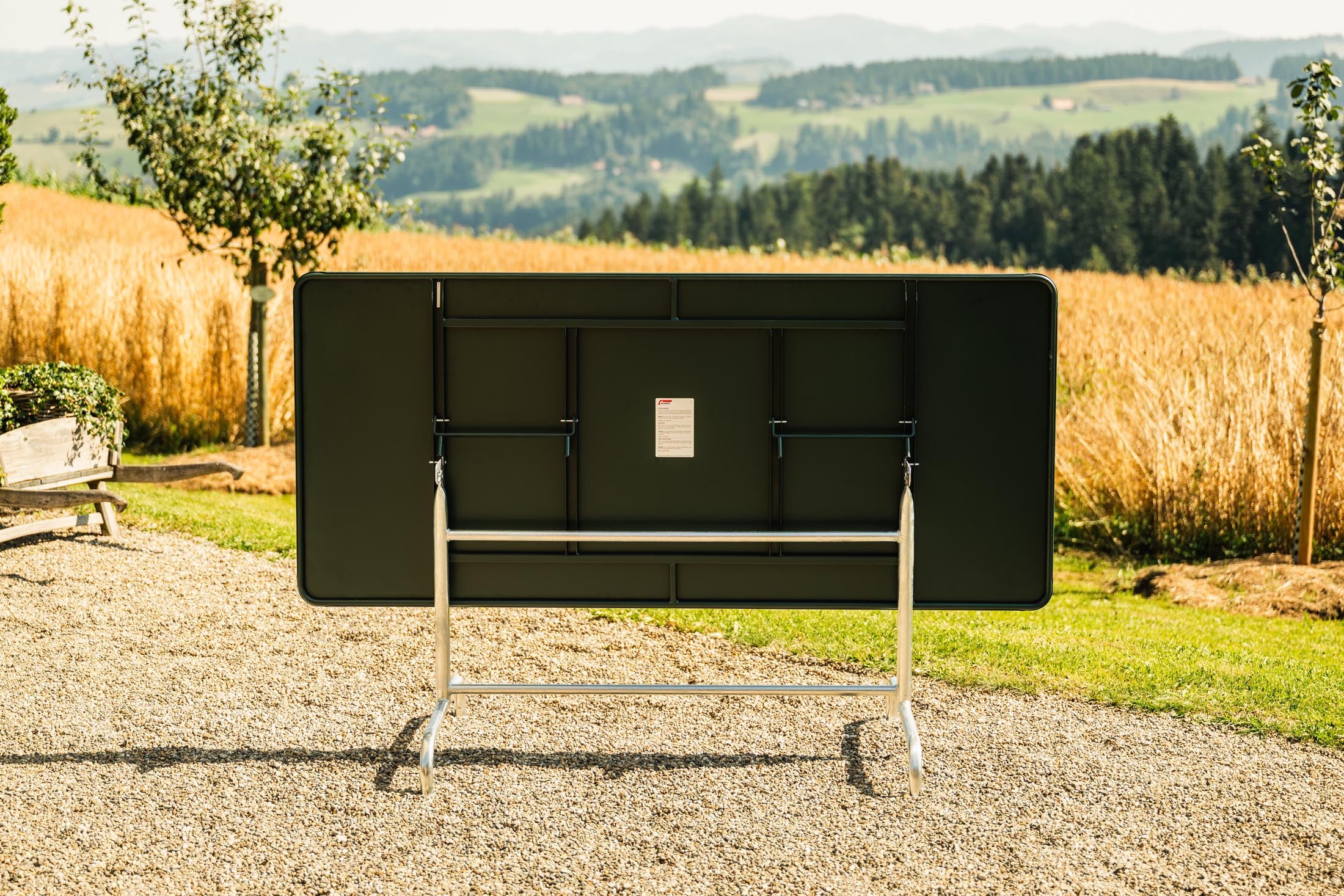 Rigi Metall-Gartentisch 180x80 klappbar in Tannengrün präsentiert im Onlineshop von KAQTU Design AG. Gartentisch ist von Schaffner