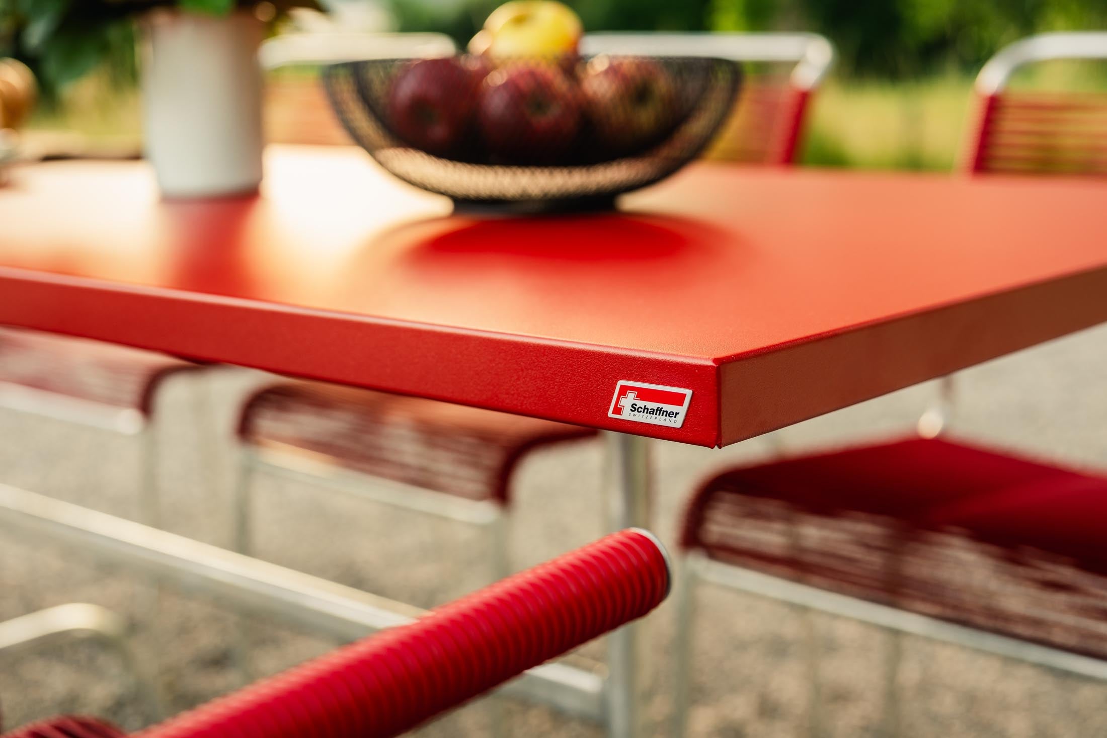 Säntis Metall-Gartentisch 180x90 klappbar in Rot präsentiert im Onlineshop von KAQTU Design AG. Gartentisch ist von Schaffner