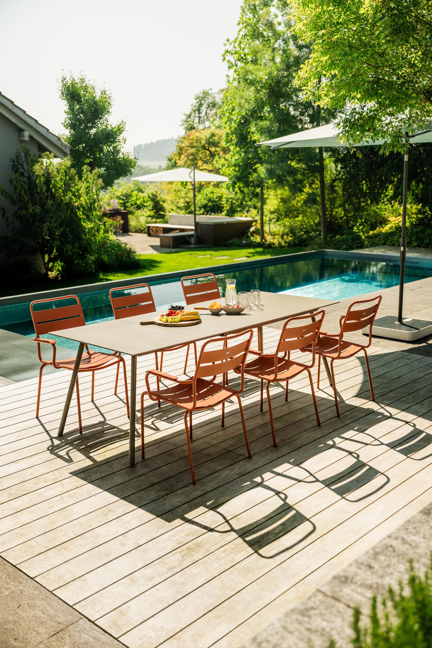 Locarno Glasfaser-Gartentisch 160/220x90 ausziehbar in Graphit präsentiert im Onlineshop von KAQTU Design AG. Gartentisch ist von Schaffner