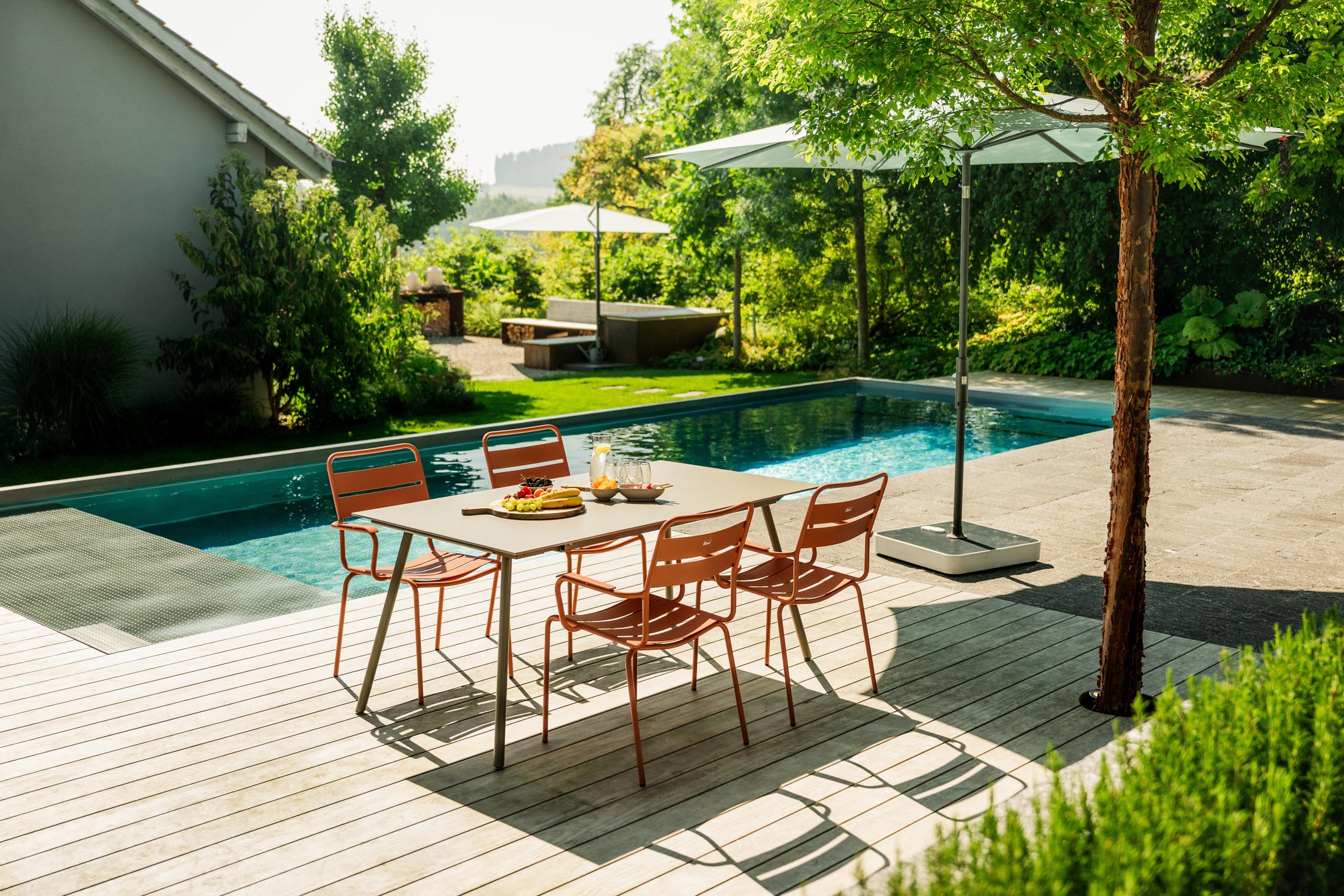 Locarno Glasfaser-Gartentisch 160x90 in Graphit präsentiert im Onlineshop von KAQTU Design AG. Gartentisch ist von Schaffner