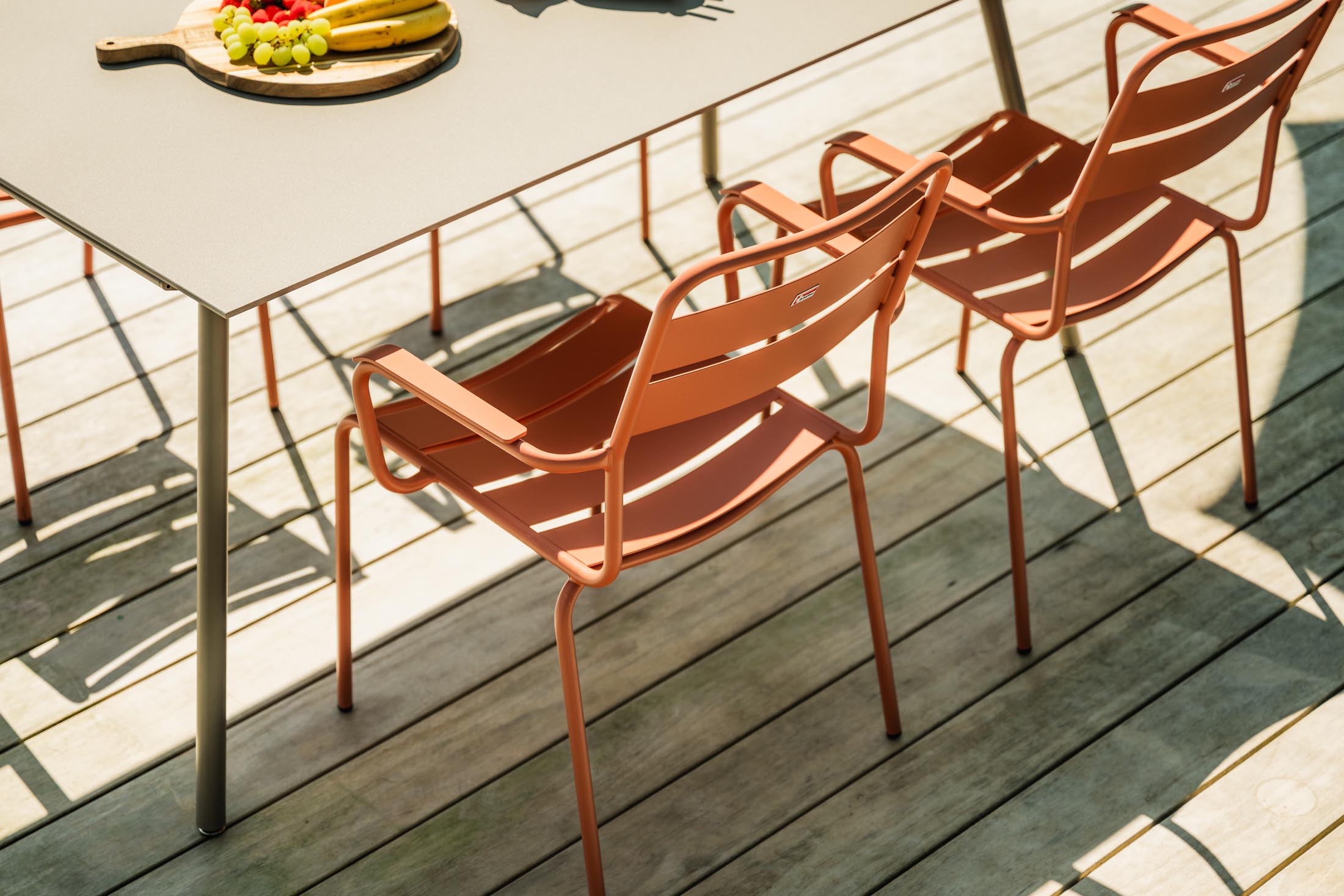 Locarno Glasfaser-Gartentisch 160x90 in Graphit präsentiert im Onlineshop von KAQTU Design AG. Gartentisch ist von Schaffner