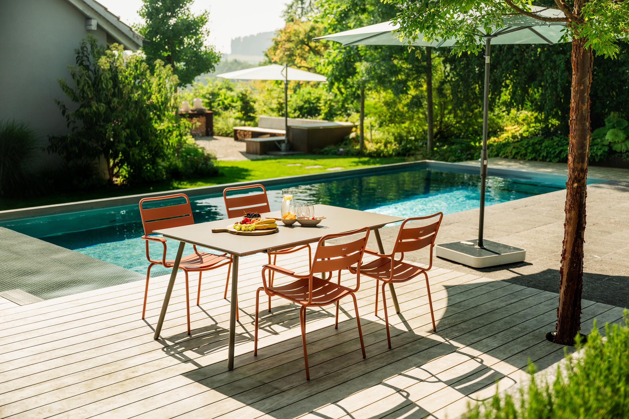 Locarno Glasfaser-Gartentisch 160x90 in Graphit präsentiert im Onlineshop von KAQTU Design AG. Gartentisch ist von Schaffner