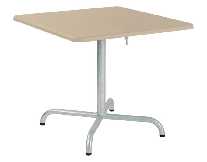 Davos Glasfaser-Salontisch 70x70 / 62 klappbar in Pastellbraun präsentiert im Onlineshop von KAQTU Design AG. Beistelltisch Outdoor ist von Schaffner