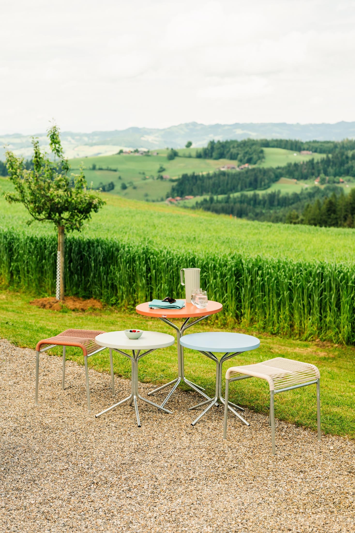 PIX Metall-Beistelltisch Outdoor ø54 / 54 in Pastellgrün präsentiert im Onlineshop von KAQTU Design AG. Beistelltisch Outdoor ist von Schaffner