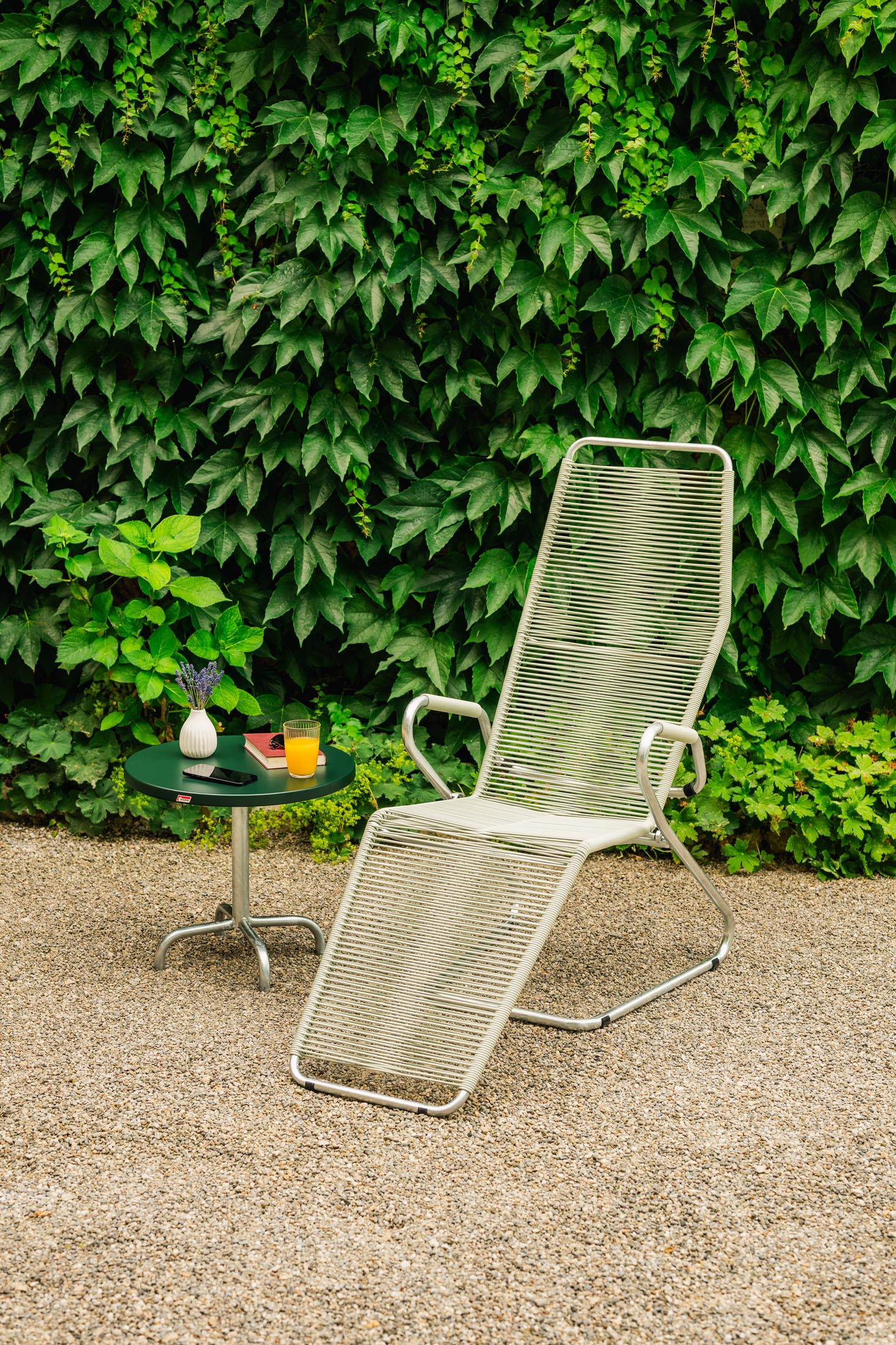 Locarno Spaghetti Liegestuhl in Pastellsand präsentiert im Onlineshop von KAQTU Design AG. Liegestuhl ist von Schaffner
