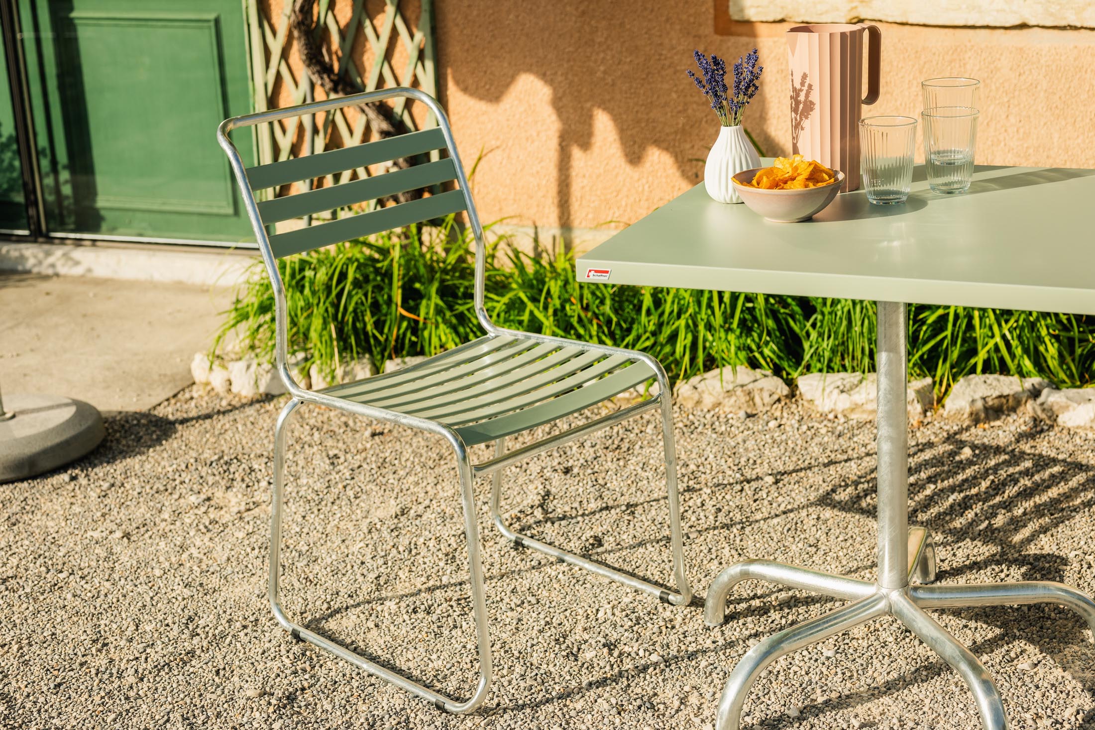 Säntis Lättli-Gartenstuhl ohne Armlehne Kufen in Pastellgrün präsentiert im Onlineshop von KAQTU Design AG. Gartenstuhl ist von Schaffner